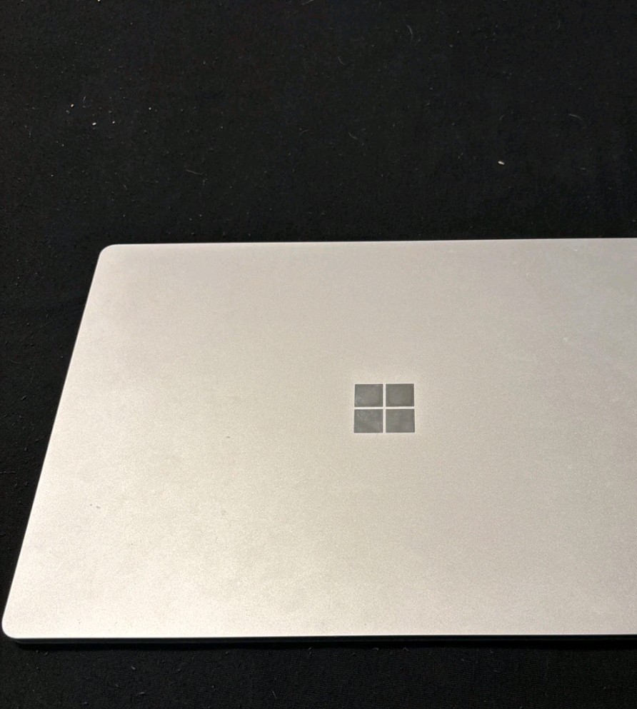 Microsoft Surface 13.5″(256GB SSD, Intel i7-7660U, 2.50GHz, 8GB RAM) Laptop –