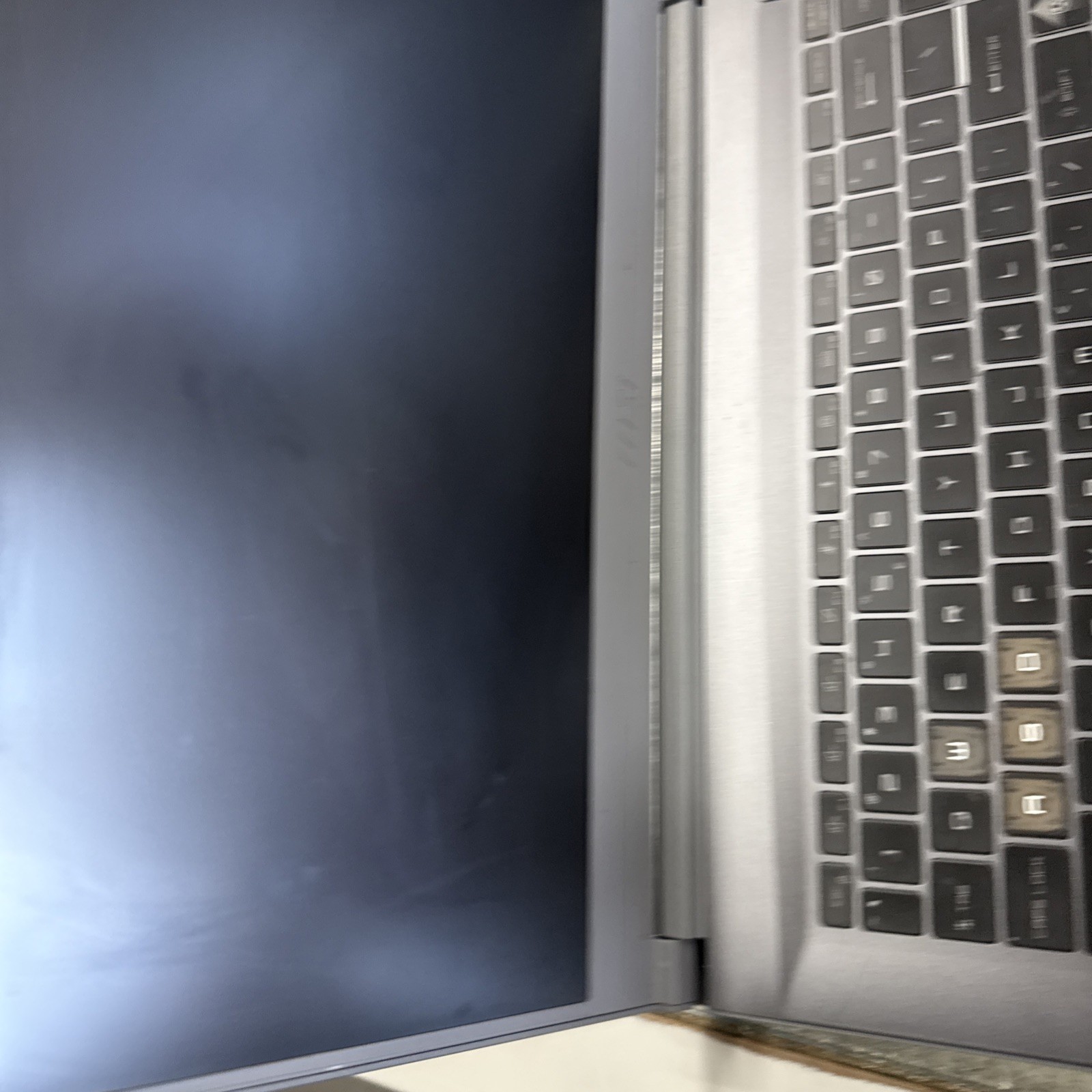 MSI Thin 15 B13UCX 15.6” i5-13420H 16GB 512GB SSD GeForce RTX 2050