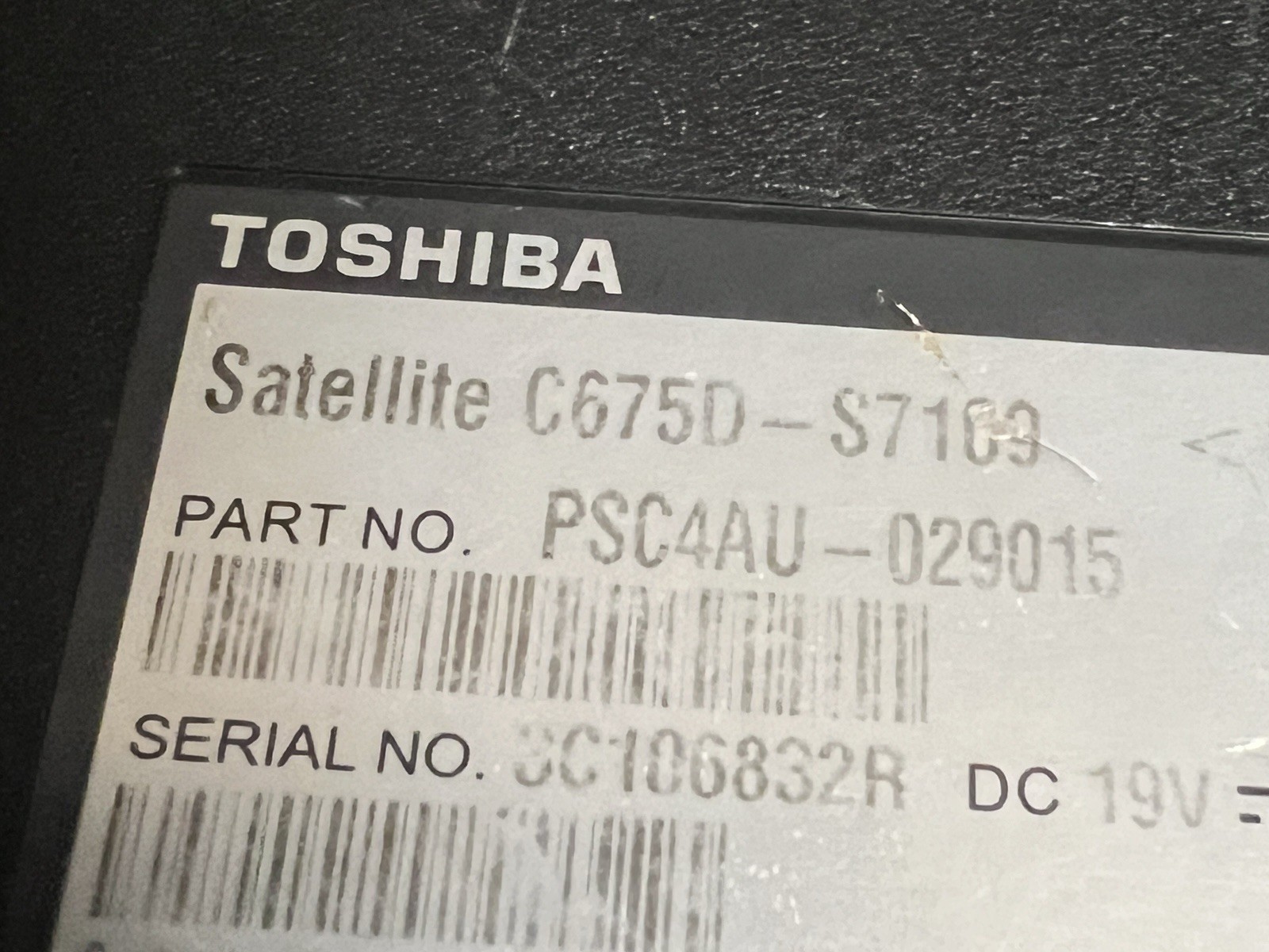 Toshiba Satellite C675D-S7109 AMD E-300 1.3GHz – NOT TESTED – DAMAGED SCREEN*