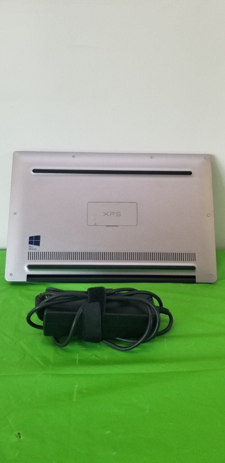 13.3″ Dell XPS 13 9360 Laptop i5-7200U @ 2.50GHz 8GB RAM 256GB SSD Win 11 Pro
