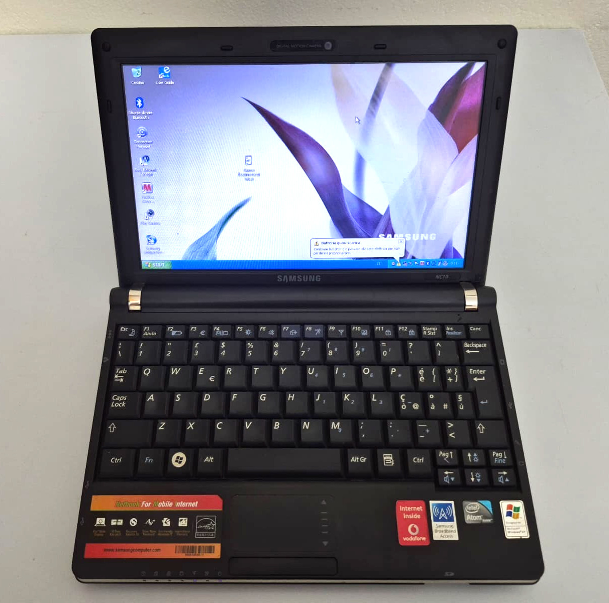 Samsung NC10 Netbook Black Defective Keyboard No Charger XP