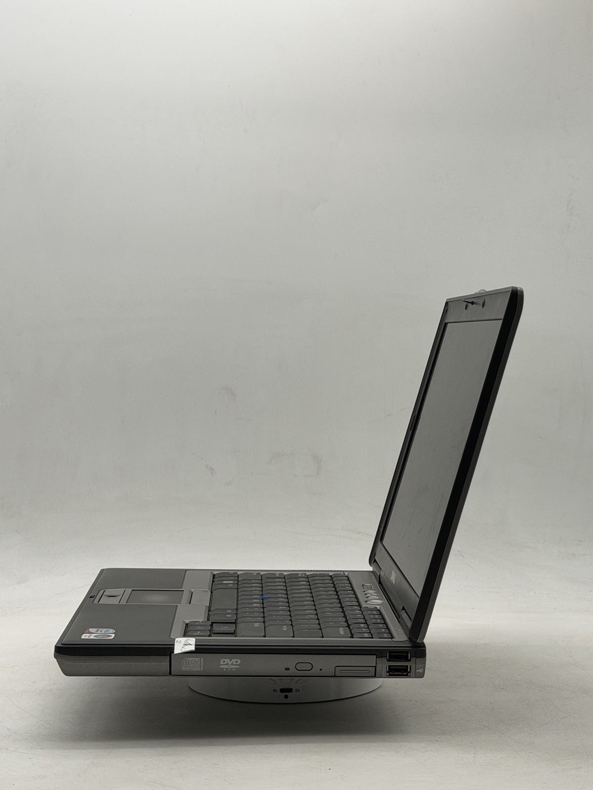Dell Latitude D630 (2 Duo CPU T7250) 14in WIN10 [READ]