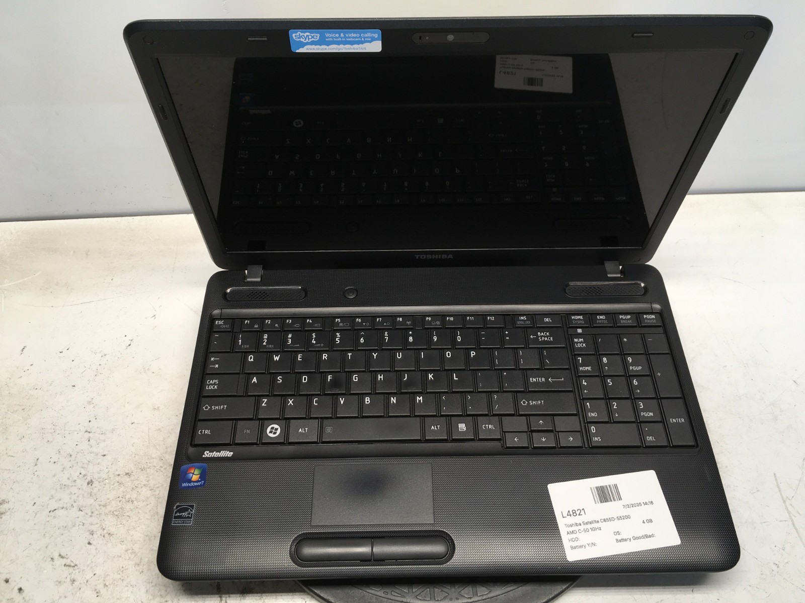 Toshiba Satellite C655D-S5200 AMD C-50 1GHz 4 GB NO HDD/Batt Hinge DMG