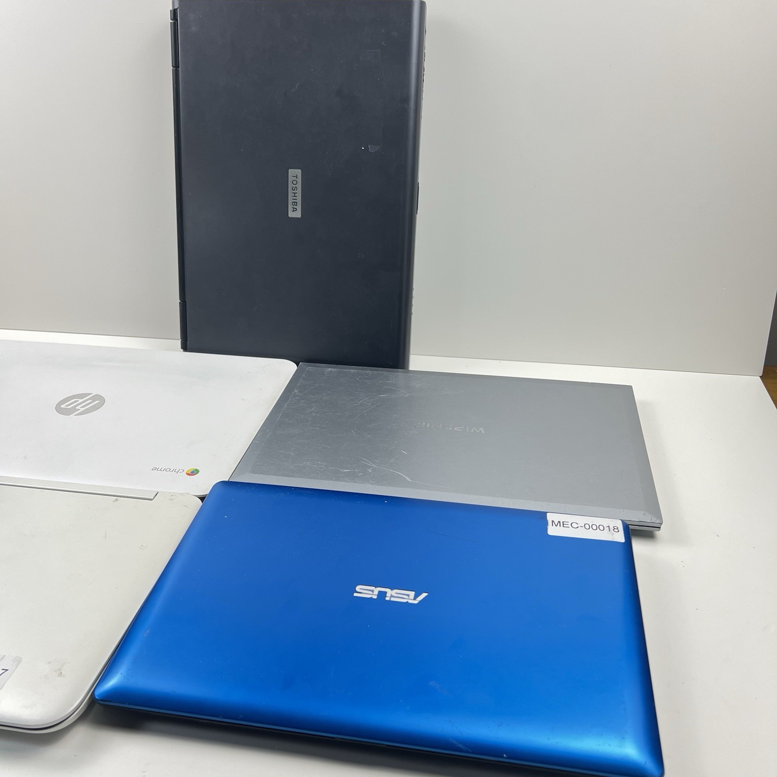 Lot of 5 Mixed HP Toshiba Laptops, FOR PARTS OR REPAIRS