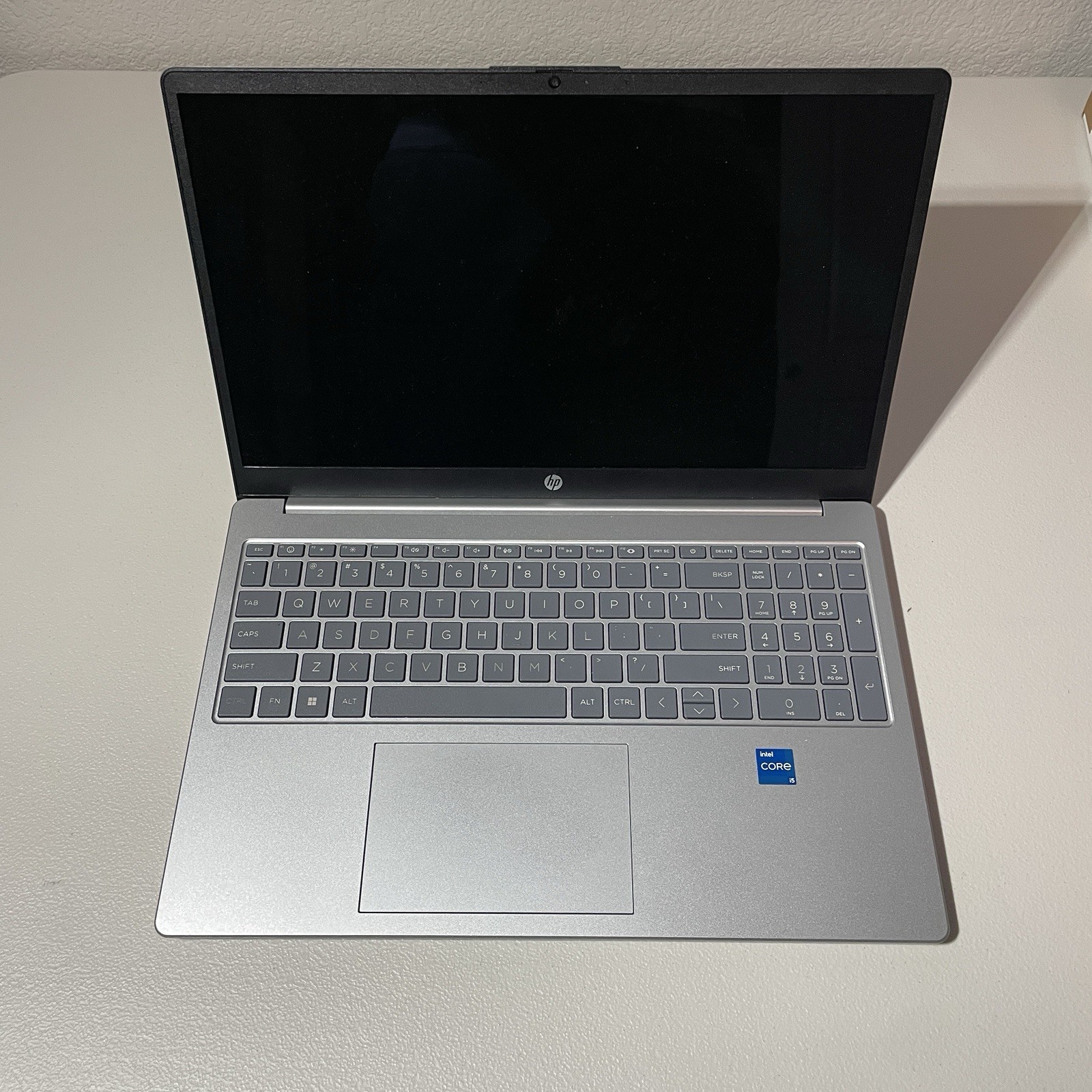 HP 15 FD0005DX TOUCHSCREEN Core i5 1235U 512GB SSD 8GB DDR4 15.6 HD