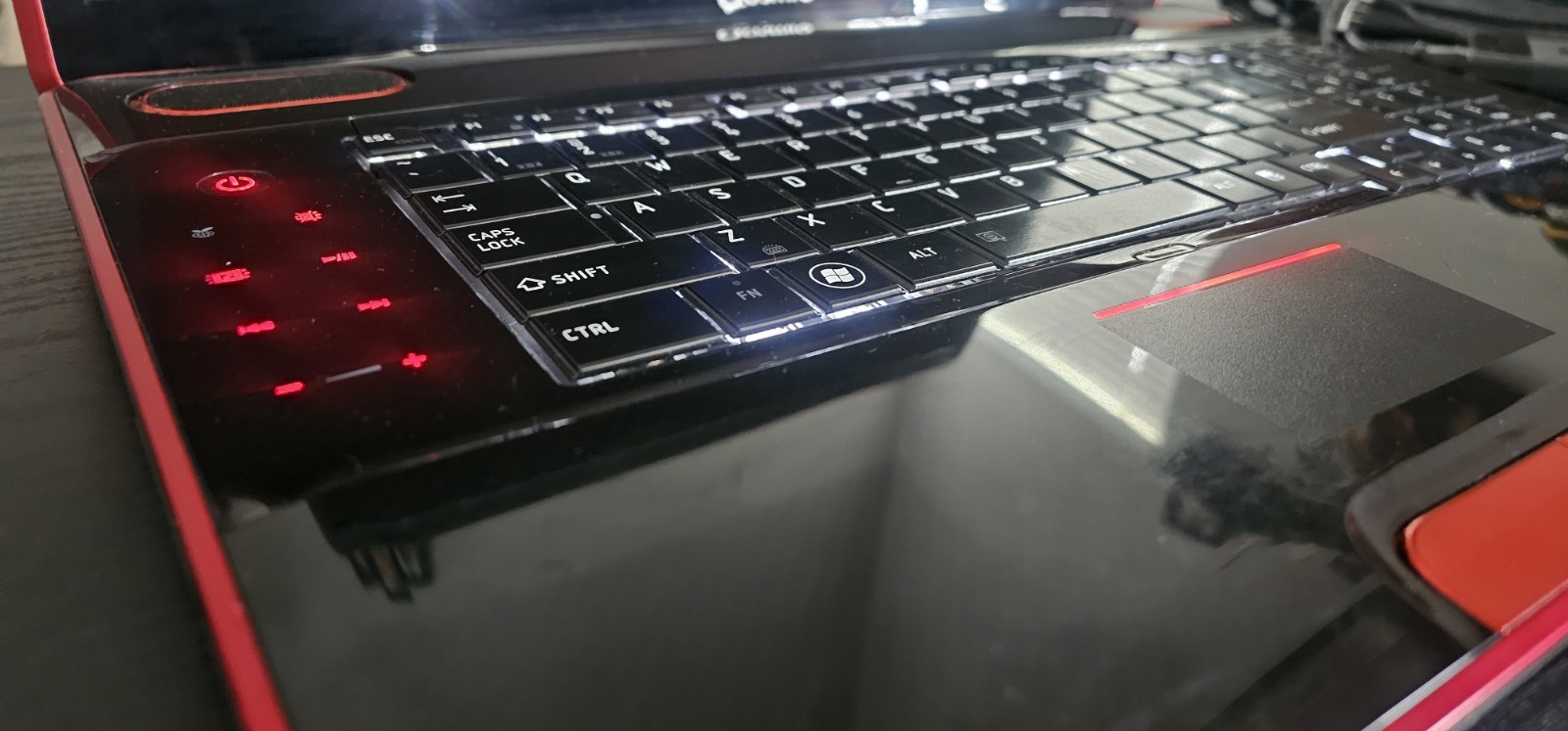 Toshiba Qosmio X500-Q930X i7-2630QM, 16GB RAM, 500GB SSD, 2TB HDD, Win 10 Pro