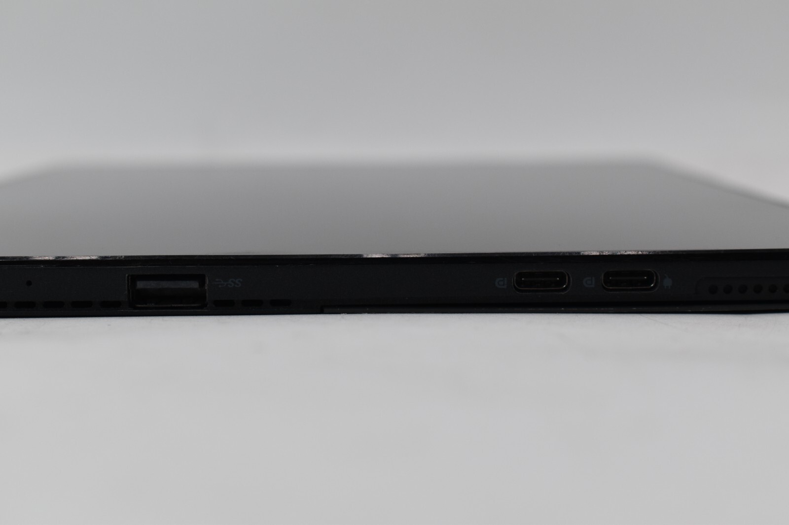 12.3″ Dell LATITUDE 5285 Tablet i7-7th Gen NO RAM NO HD NO POWER *Parts *READ