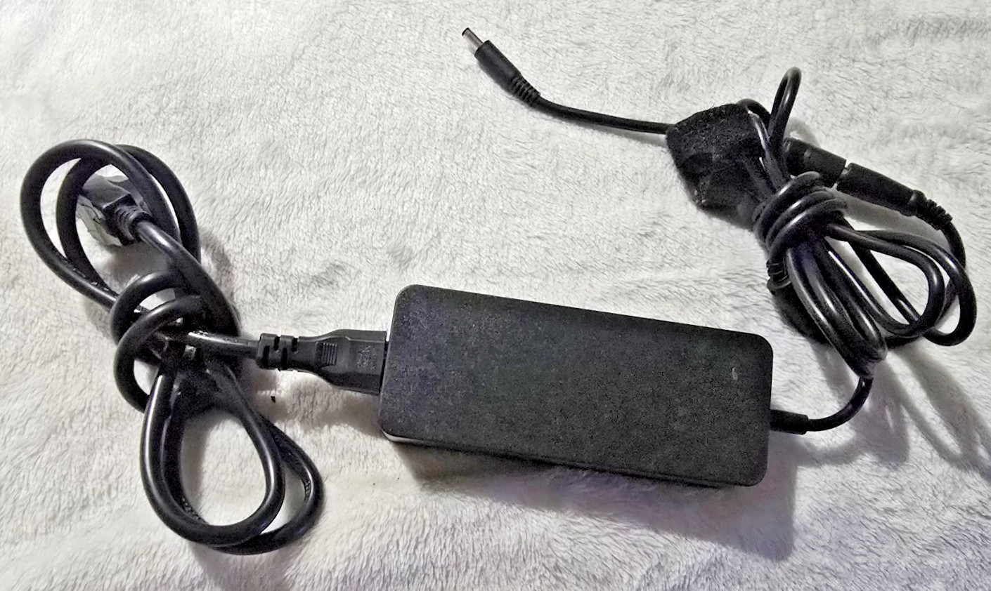 HP 250 G5 Laptop Computer 3165NGW Black Core i3 with Charger Built-in Webcam