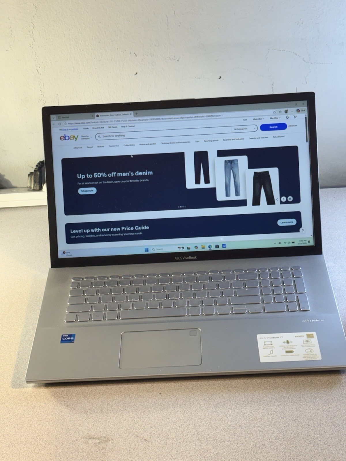 ASUS VivoBook X712A 17.3″ Intel Core i7 1165G7 @ 2.80 GHz 512GB SSD. 8GB RAM,