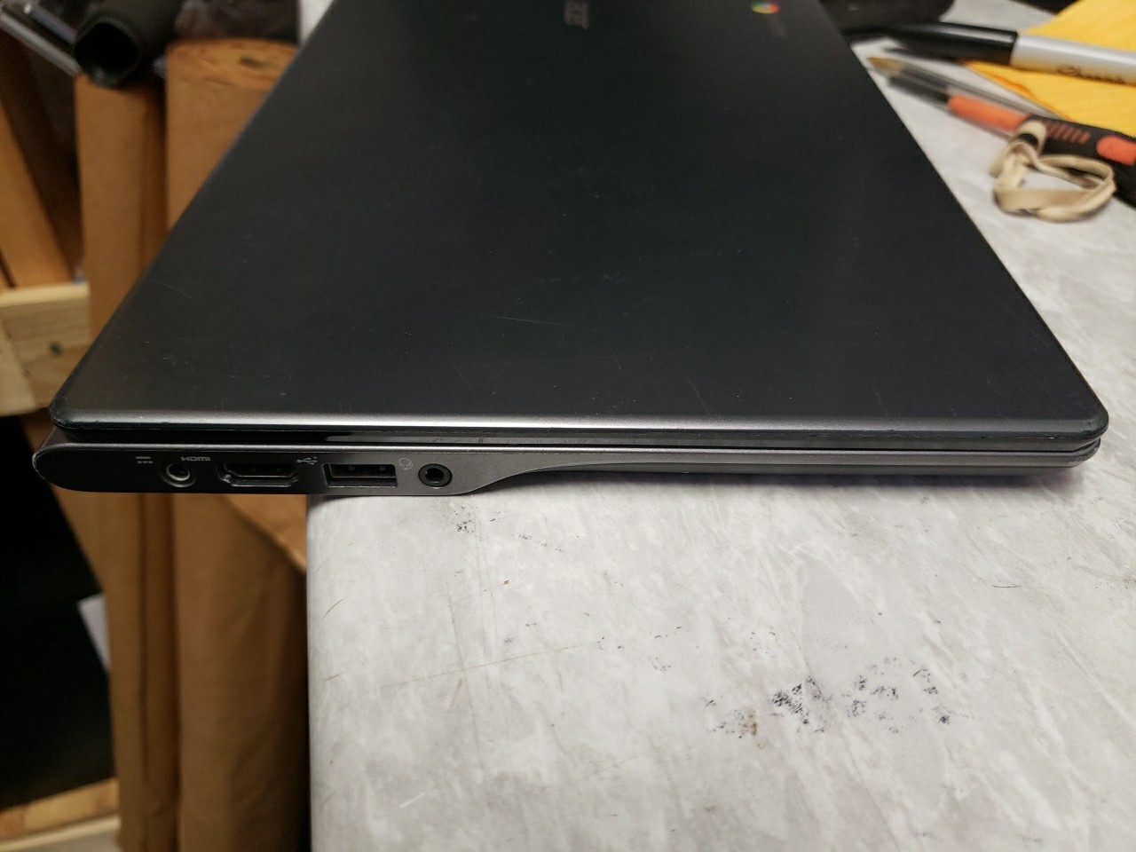 Acer Chromebook C720 16gb hard drive no charger free ship