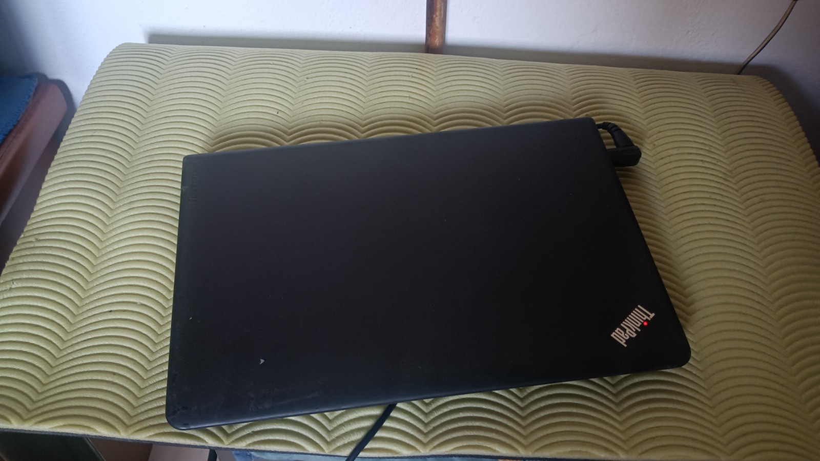 Lenovo ThinkPad E555 AMD A8-7100 8CORE AMD RADEON R5 8gb 128gb ssd m2 15.6″