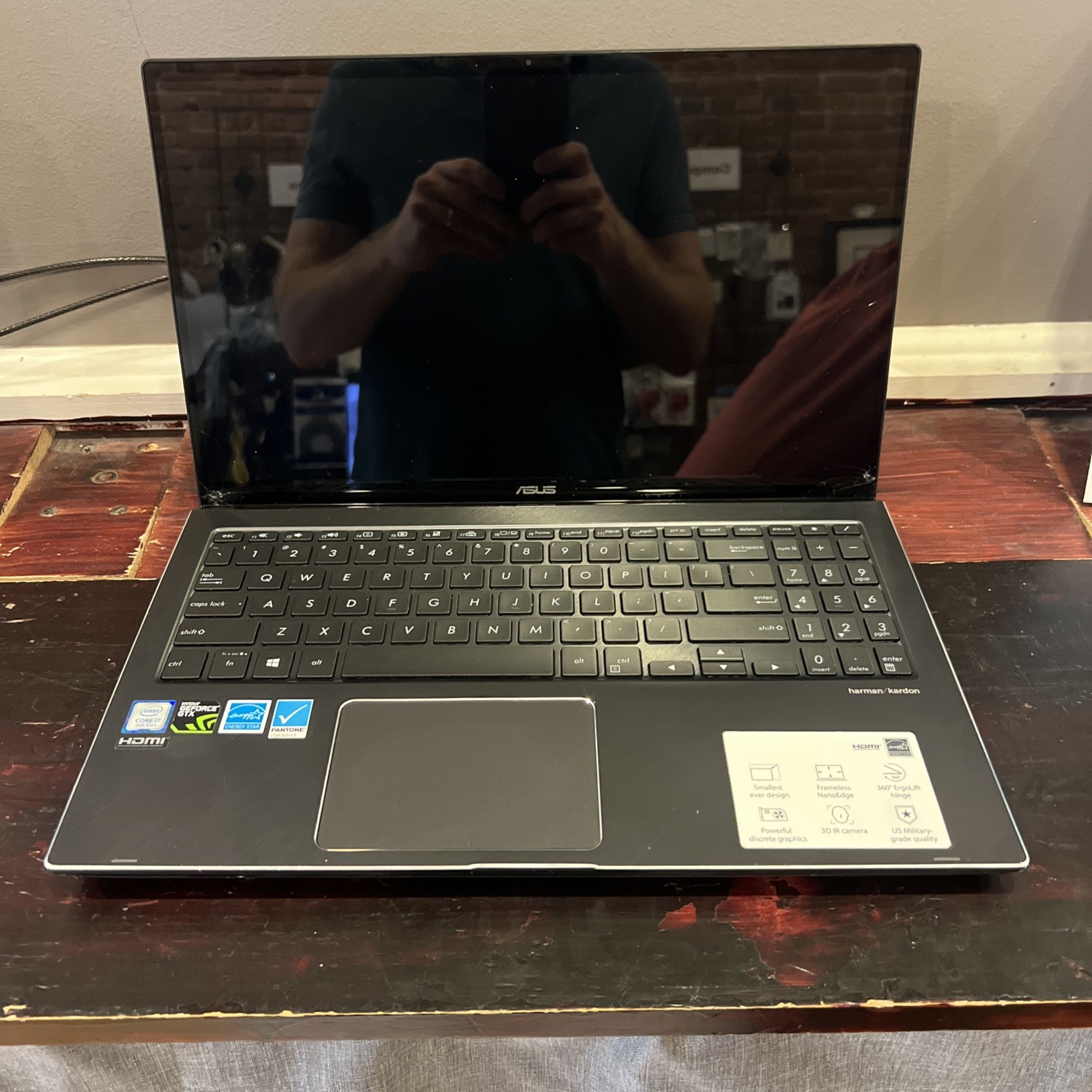 ASUS Q536F i7-8565U 16GB 15.6″ 4k Touch GeForce GTX 1050 Ror parts