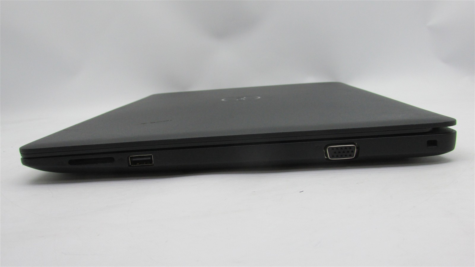 Dell Latitude 3490 i5-8250U 1.6GHz 8GB RAM 256GB m.2 14″ Windows 11 Pro COSM DMG