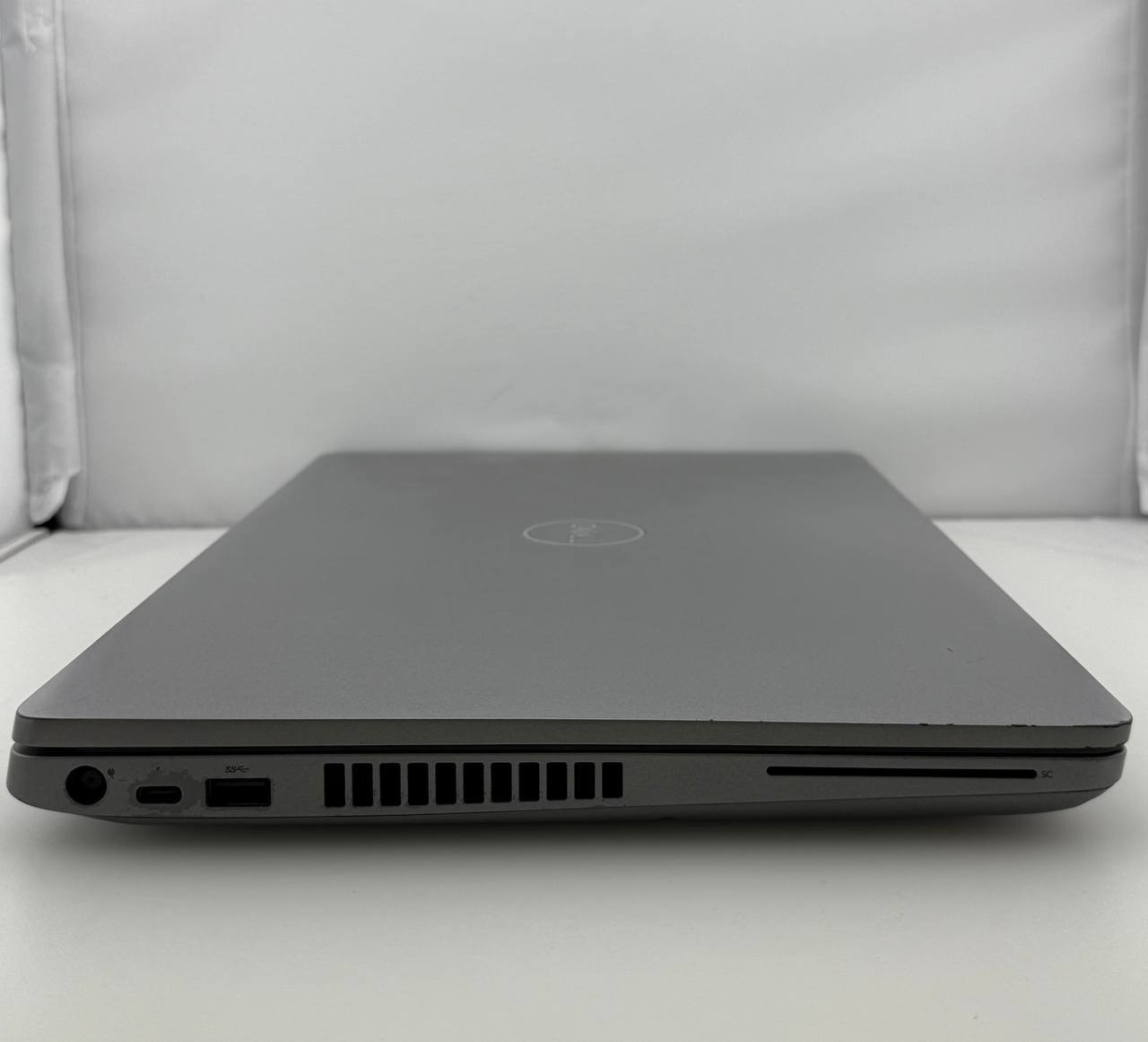 Dell Latitude 5511 NTS i7-10850H@2.7GHz 16GB RAM 512GB NVMe Win 11 Pro Grade B