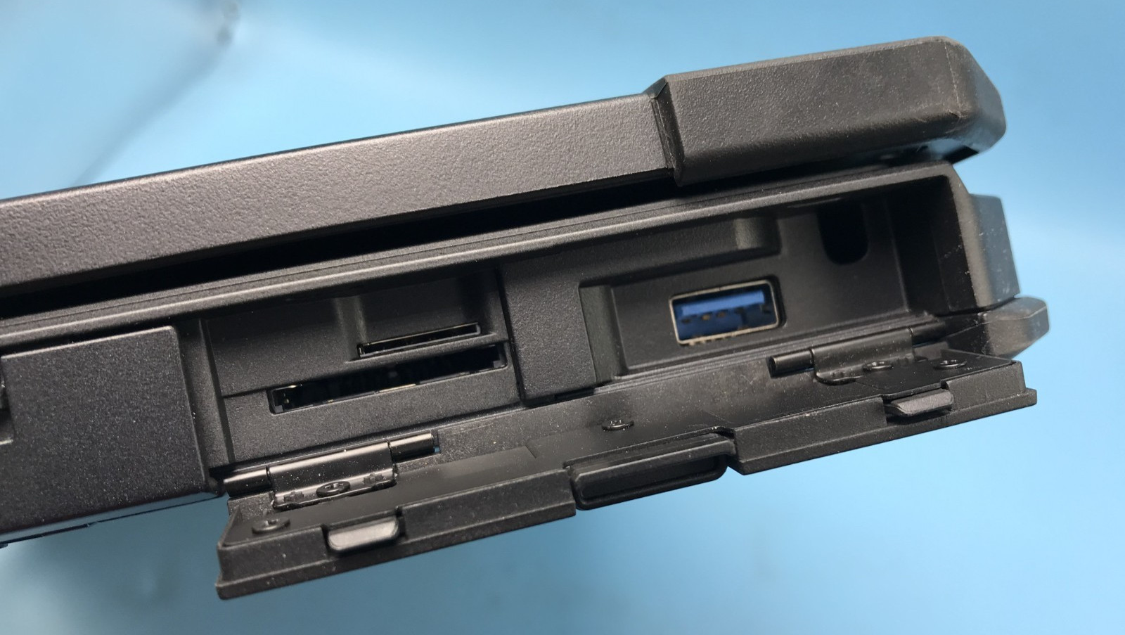Dell Latitude 5420 Rugged 14″ Core i5-8350U 1.70GHZ 16GB RAM 256GB SSD Windows11