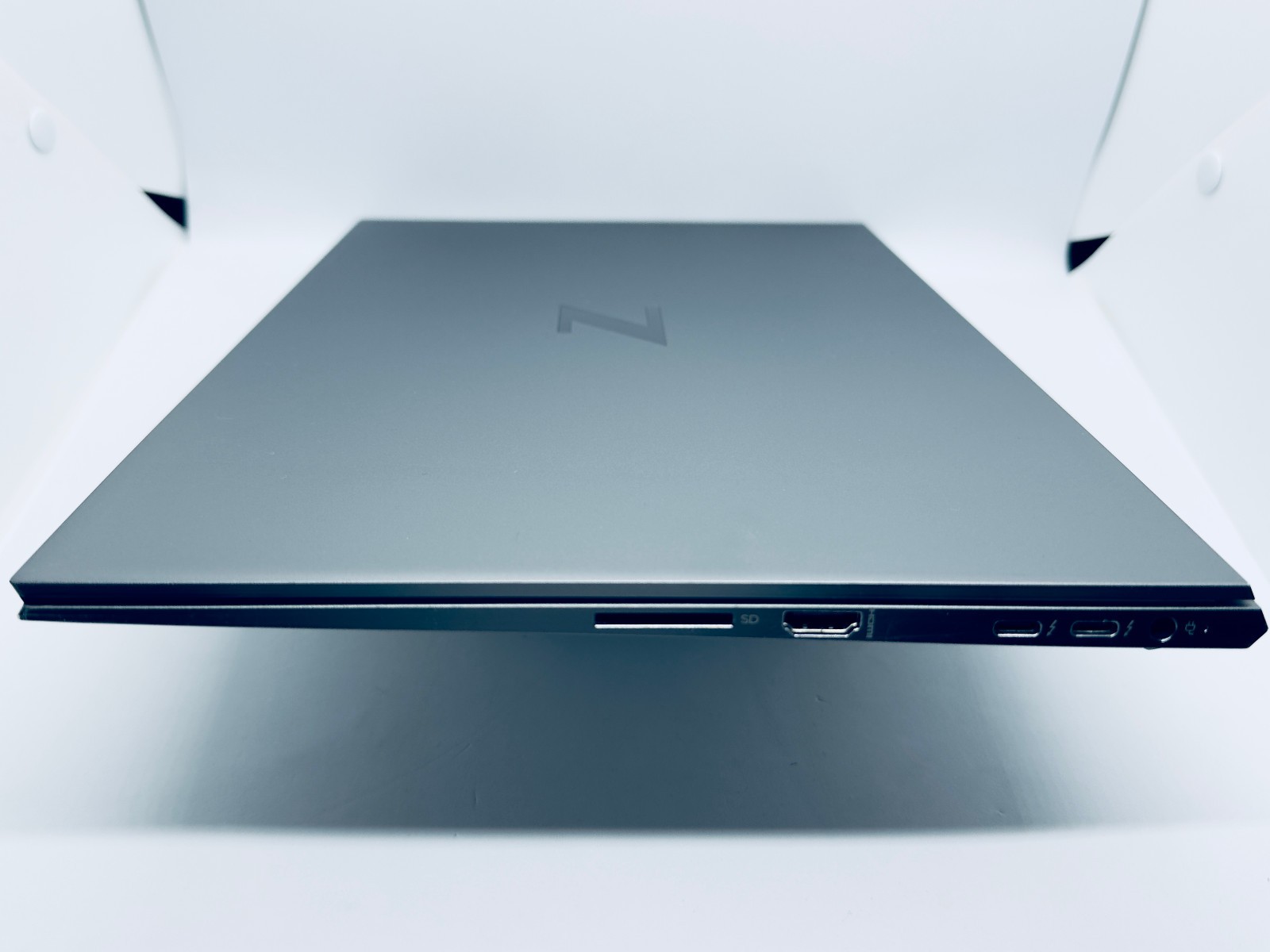 HP ZBook Studio G7 i7-10850H 2.7GHz 512GB SSD 16GB NVIDIA Quadro T1000 Win11
