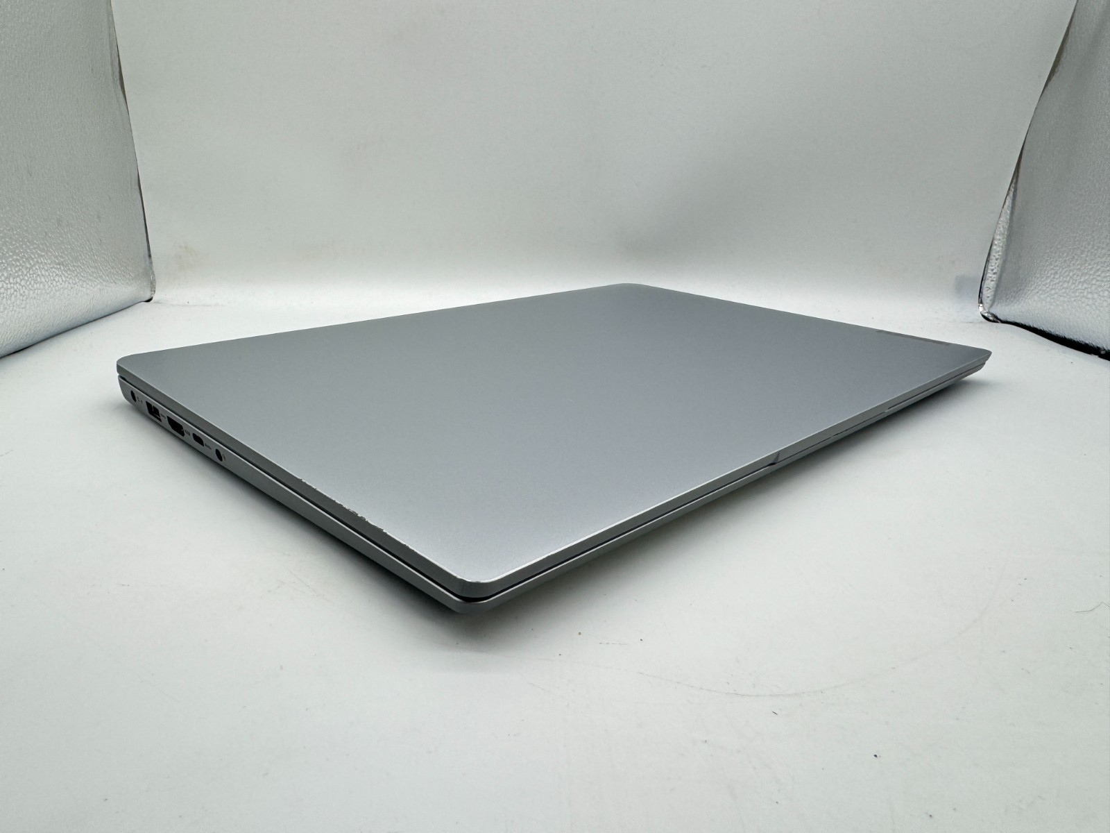 Lenovo Ideapad 1 15IAU7 15.6″ Touch laptop Intel Core i3 256GB 8GB 82QD00DHUS