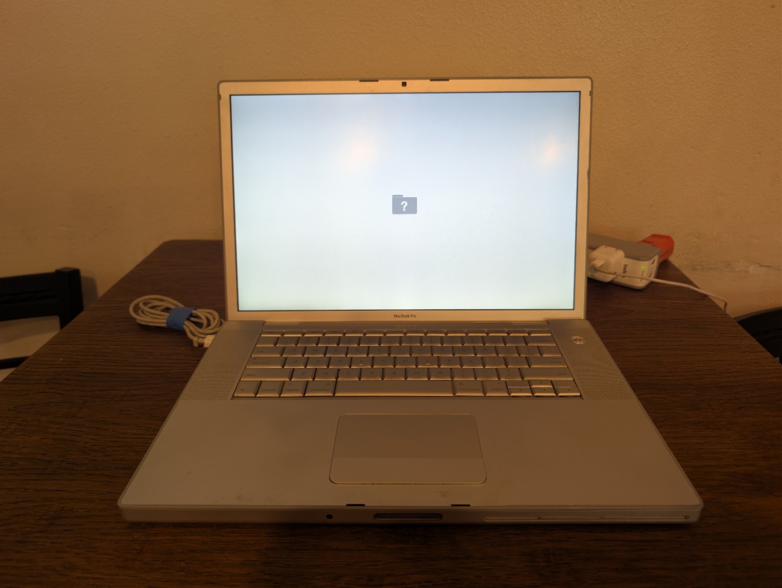 15.4″ Apple MacBook Pro A1286 C02FF03GDMPK Early 2011 2.2GHz Laptop For Parts