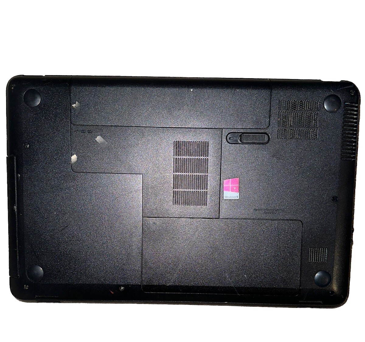 HP 2000-2b19WM Laptop 15″ AMD E-300 Blue Windows 8 For Parts Untested No Cord
