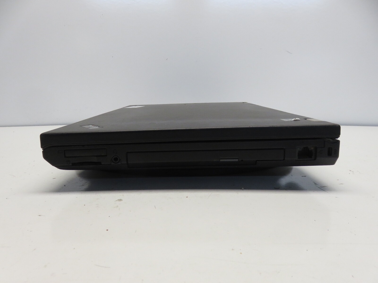 Lenovo ThinkPad T520 Intel i5-2520M 2.5GHz 4 GB NO HDD No Batt