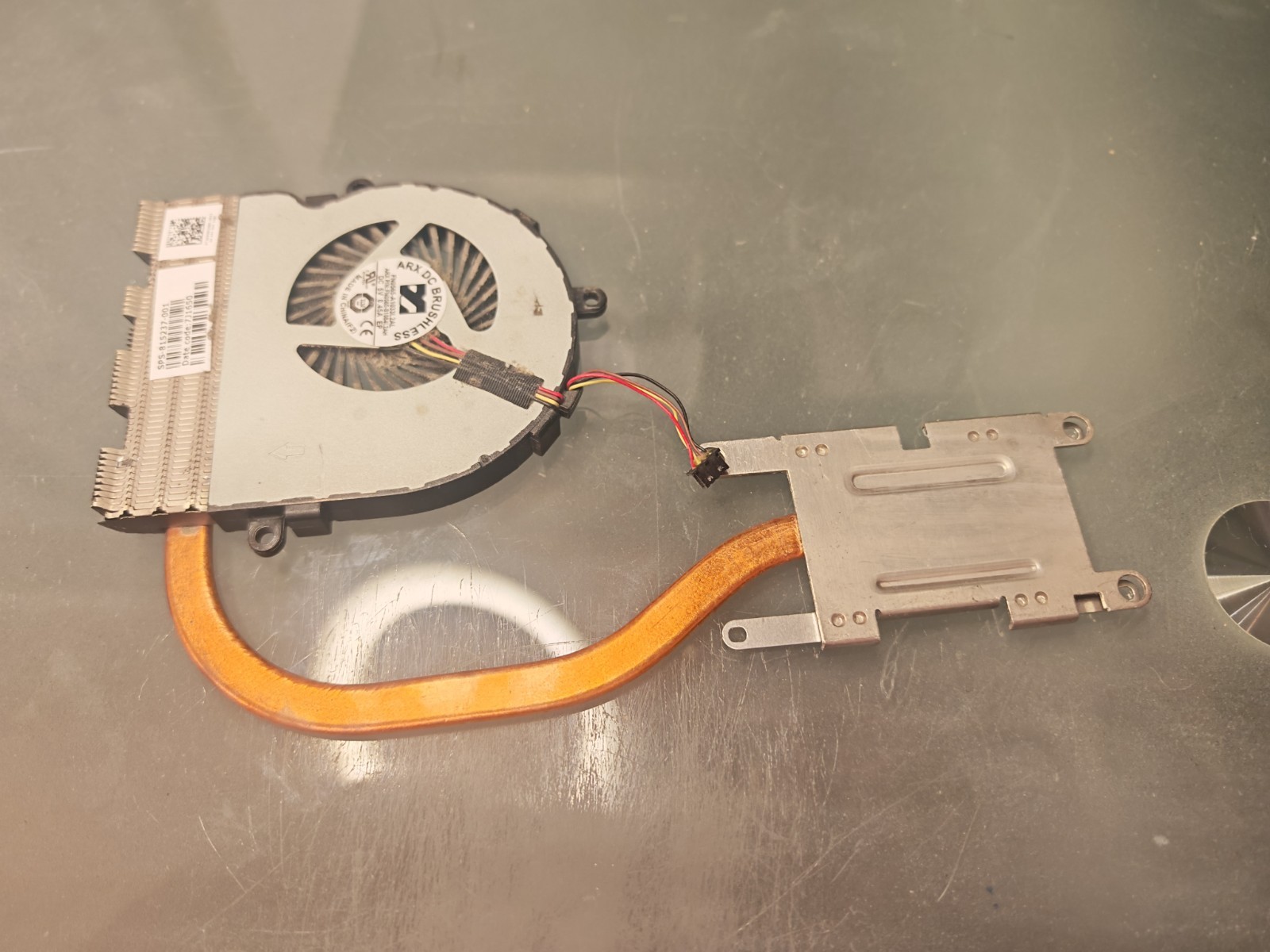 HP 15-AC 250 255 G4 15-AY FAN HEATSINK AT1EM0020R0 DC28000GAR0