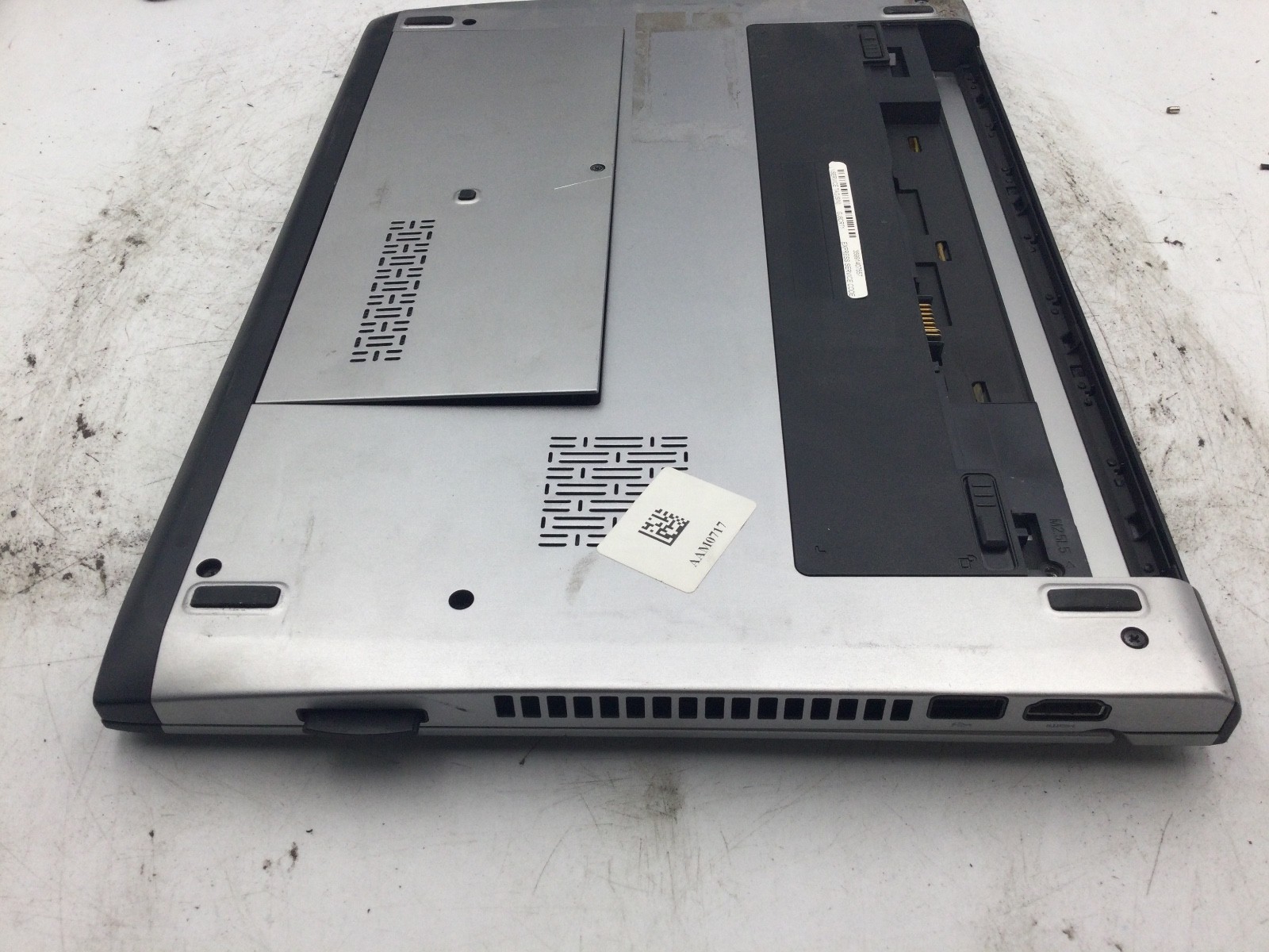 Dell Latitude 3330 13″ Laptop – Intel Core i3 – NO RAM – NO BOOT – READ -BB
