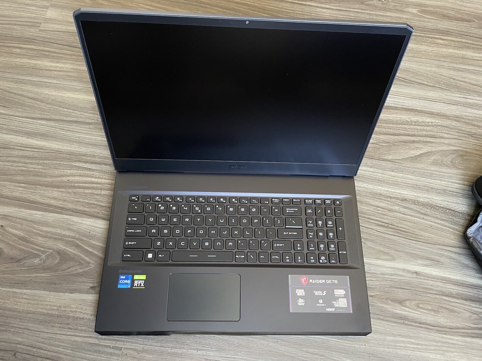 Raider GE76 12UE-456 17.3″ (1TB HDD, Intel Core i7-12700H, 1.70 GHz, 16GB…