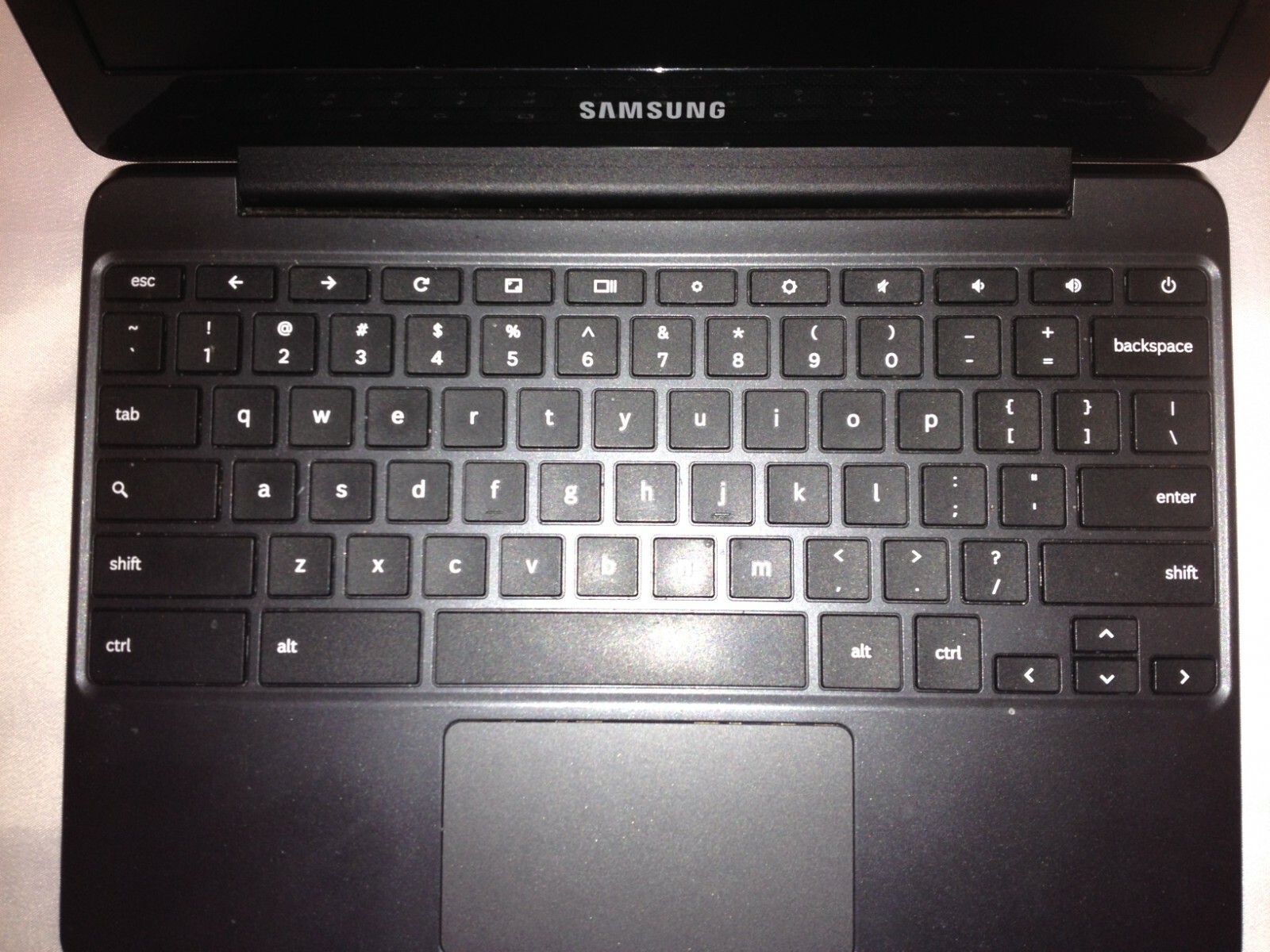 SAMSUNG Chromebook 3 XE500C13 11.6in. and Charger (16GB, 2.48GHz, 2GB)