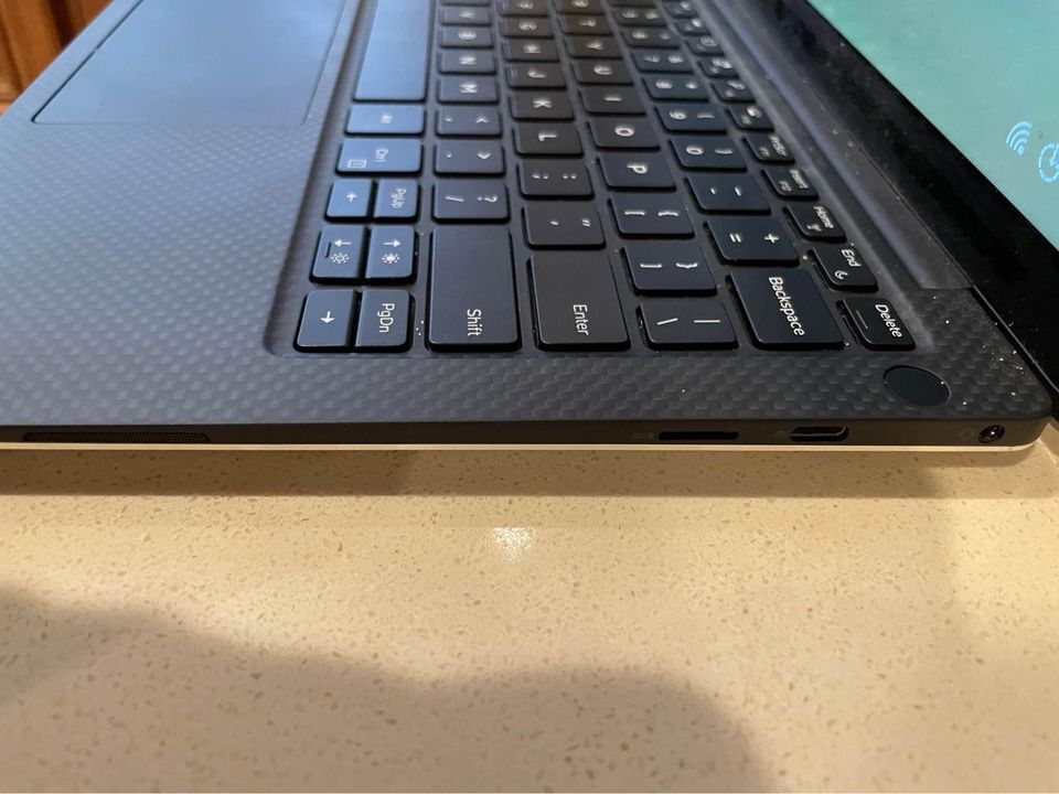 Dell XPS 13 7390 (256GB SSD, Intel Core i5-10210U, 1.60GHz, 8GB RAM)