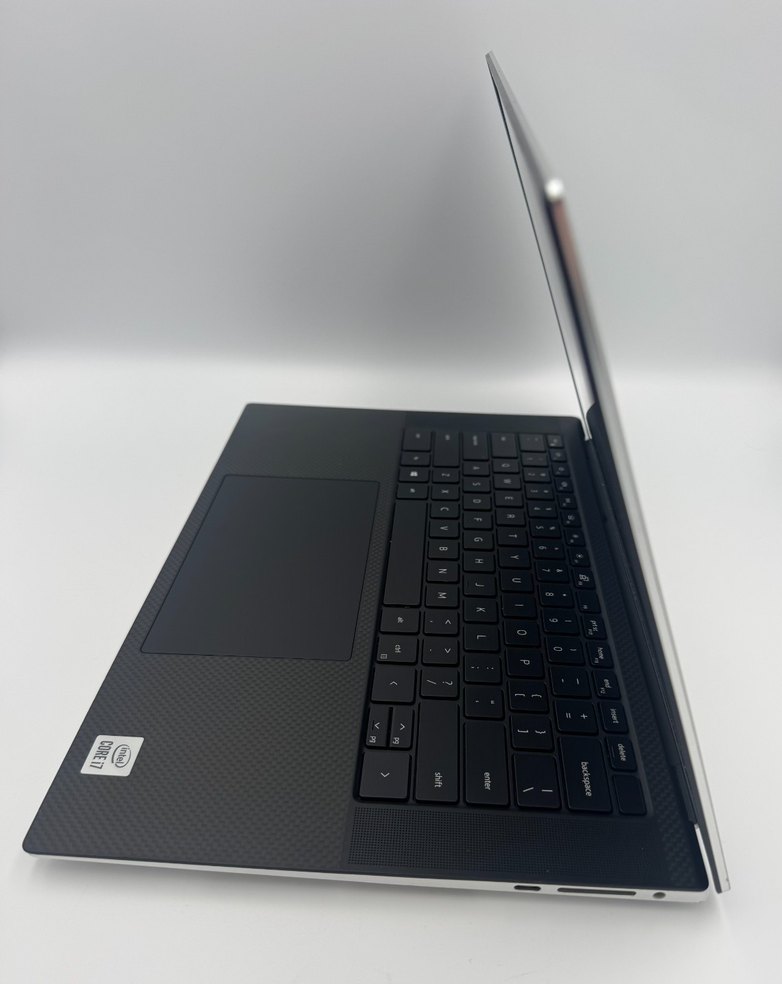 Dell XPS 15 9500 15.6″ | Intel Core i7-10750H | 2.60GHz | 16GB | 512GB NVME