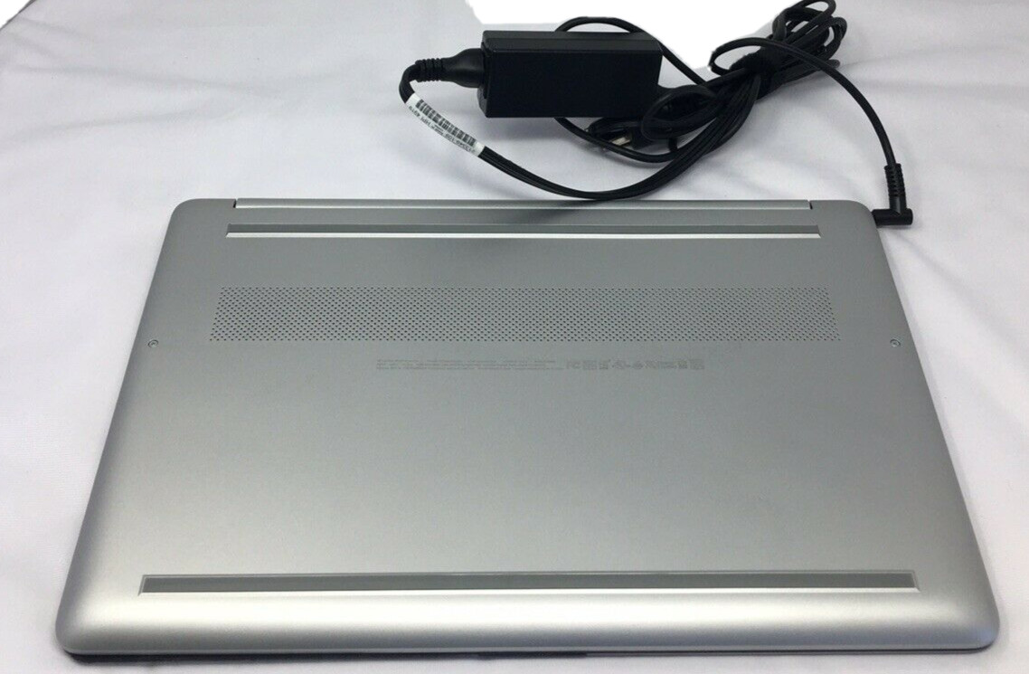 Laptop Hp 15-DY1076NR 15.6 in Intel Core i5-1035G1 8GB 256GB SSD Windows 10