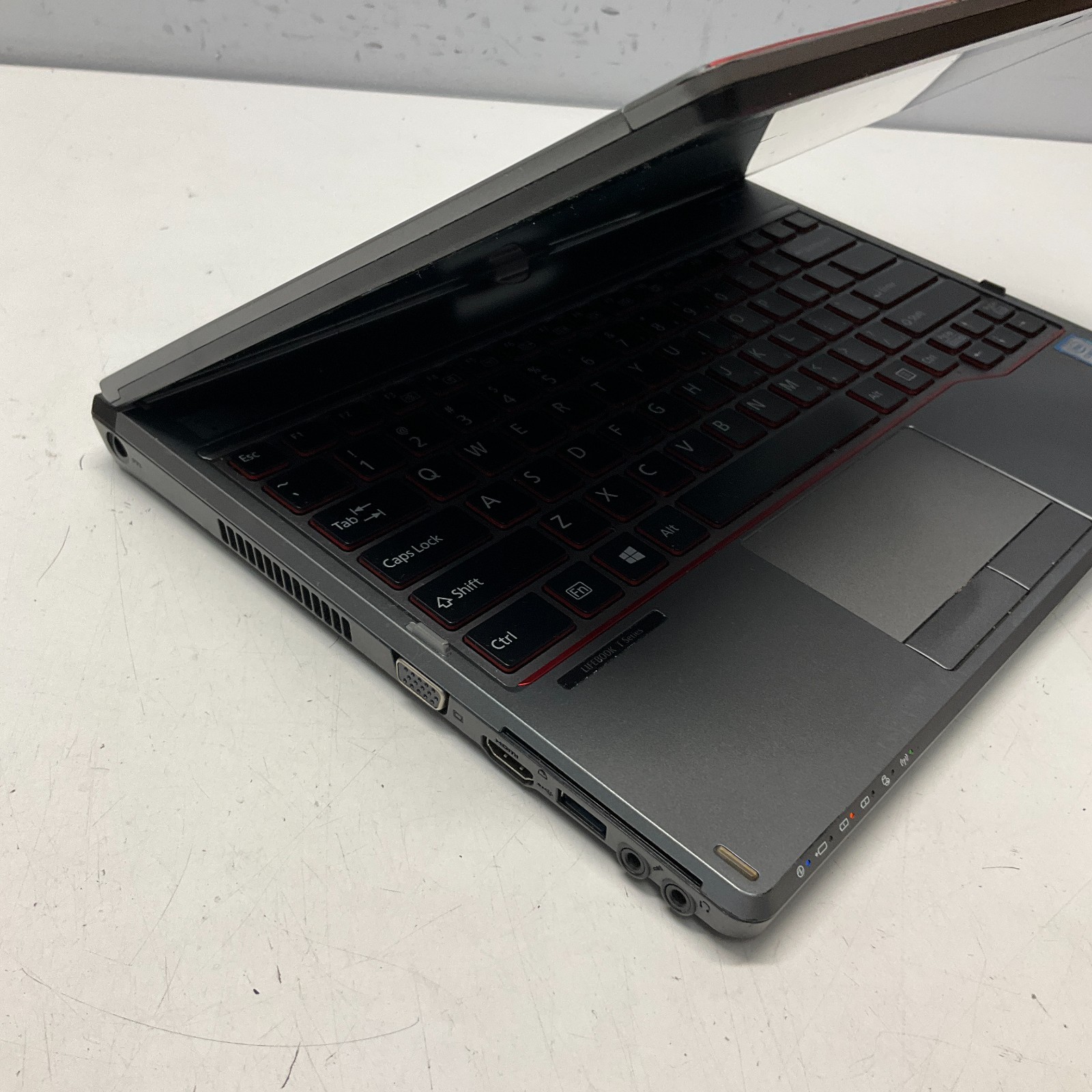 Fujitsu Lifebook T726 2-in-1 12.5″ Intel Core i5-6200U 2.3GHz 8GB RAM 128GB SSD