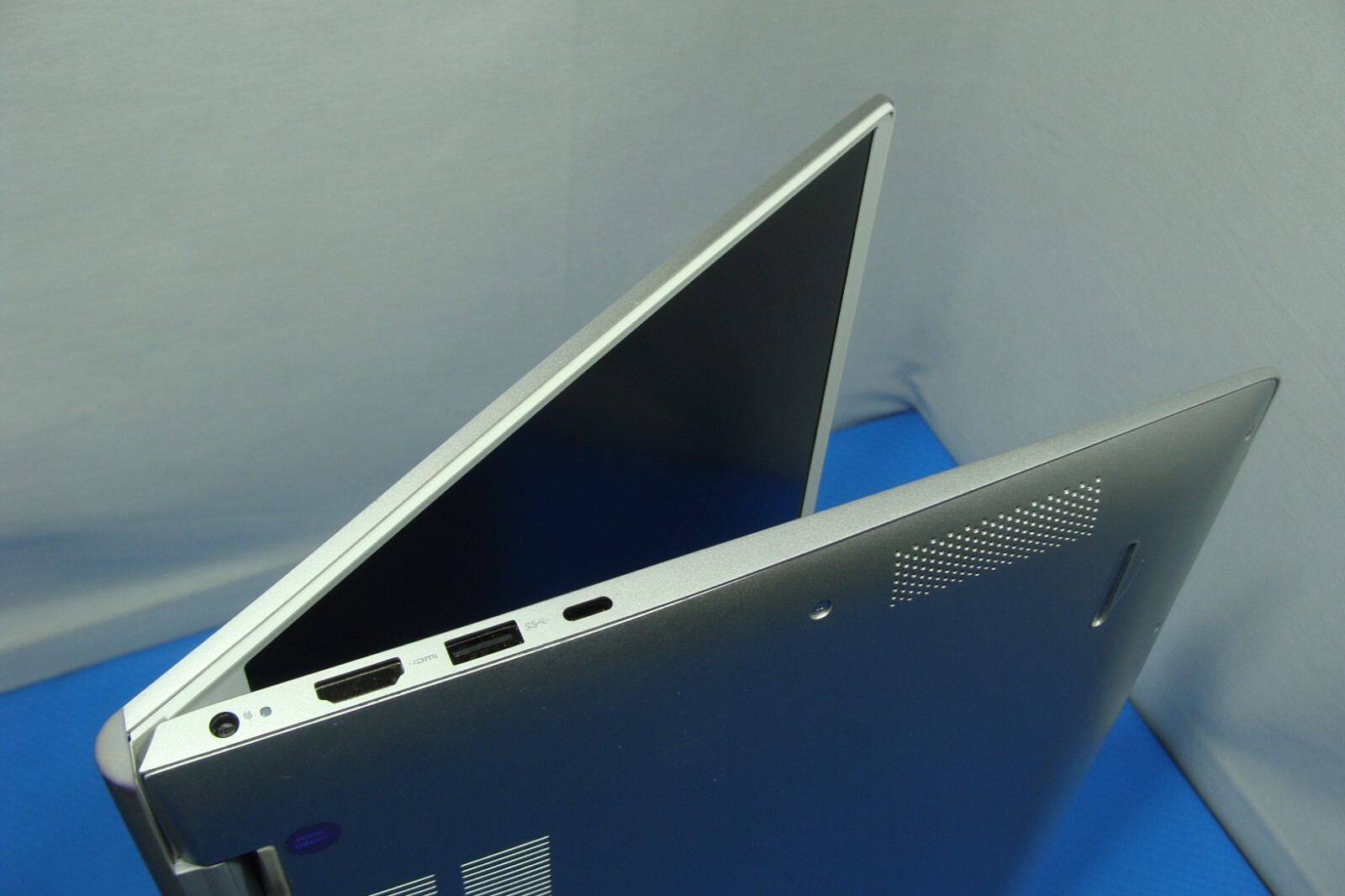 DELL Inspiron 5502 15.6″ FHD Intel i7-1165G7 2.8GHZ 12GB RAM 512GB SSD +Charger