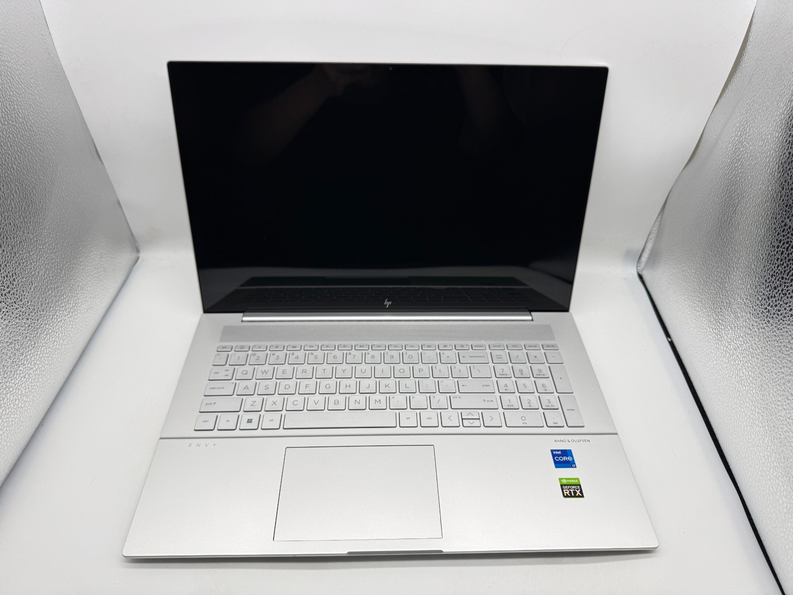 HP ENVY 17-cr0797nr 17.3″ Touch Laptop Intel Core i7-1255U 16GB 1TB SSD RTX 2050