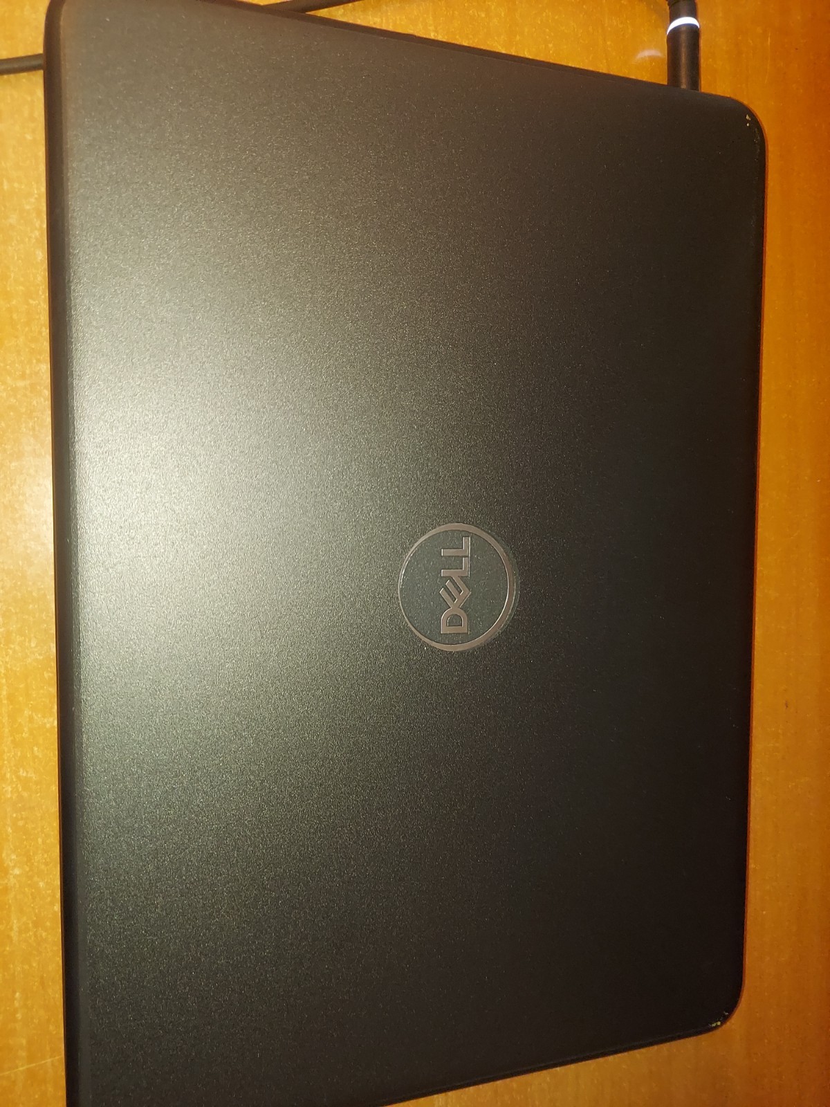 Dell Latitude Touchscreen 3310 13.3″ i5 4GB RAM 256GB SSD Windows HDMI Black