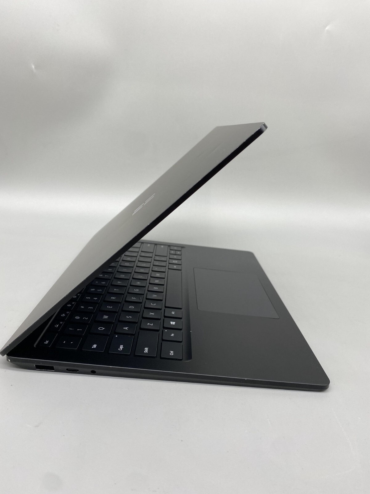 Microsoft Surface Laptop 3 1868 13.5″ i5-1035G7 8GB RAM 256GB SSD Blk-C-See Desc