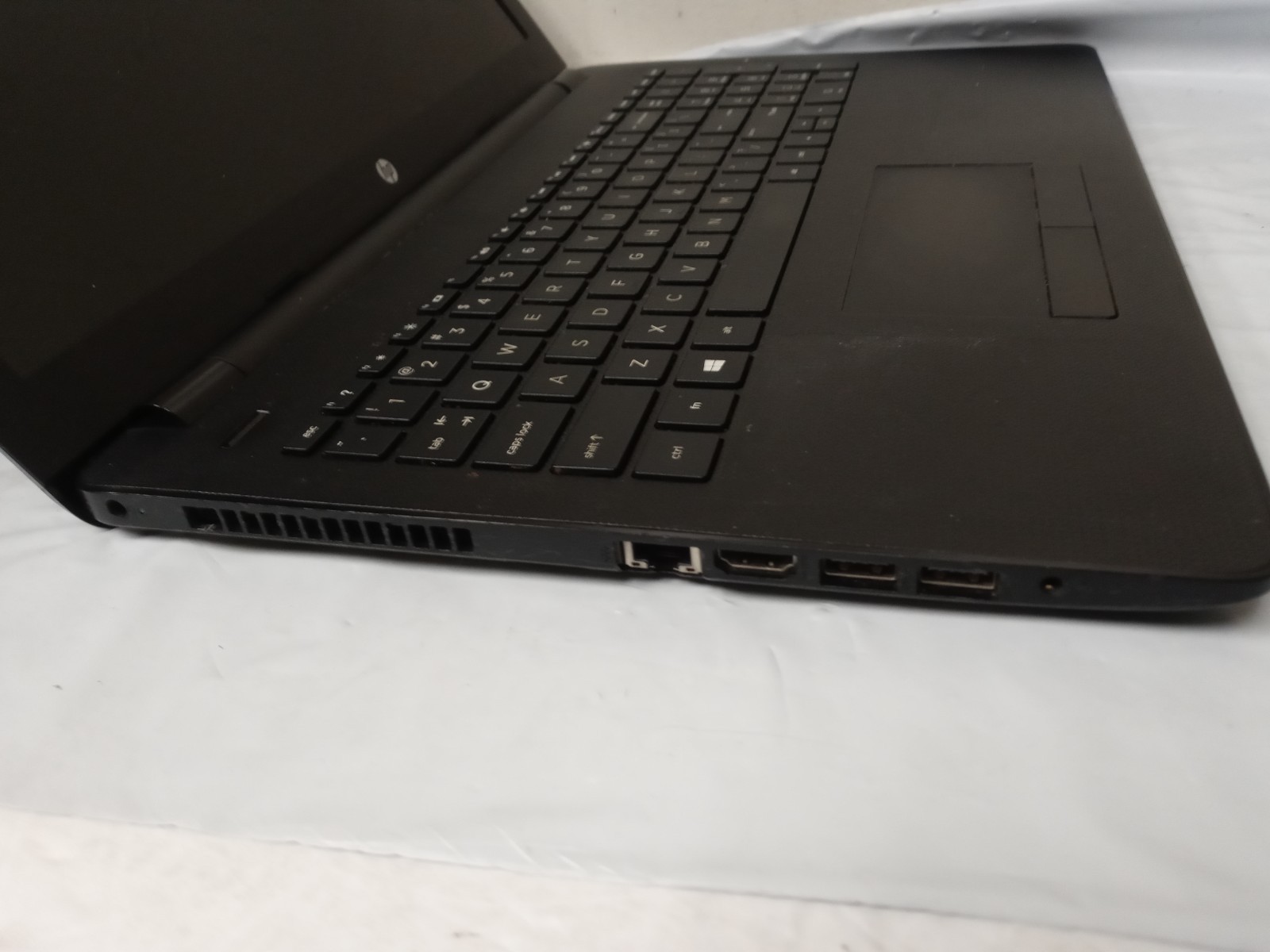 HP Laptop 15-BW0XX AMD A12-9720P 2700MHz 8 GB NO HDD NO OS
