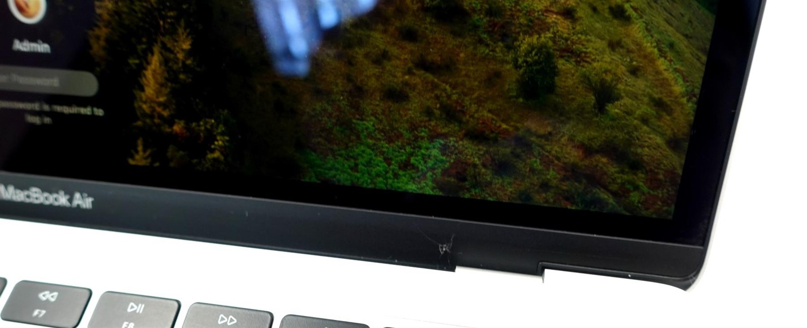 Apple MacBook Pro 2019 A1932 13.3″ Retina Core i5-8210Y 1.6GHz 8GB 128GB
