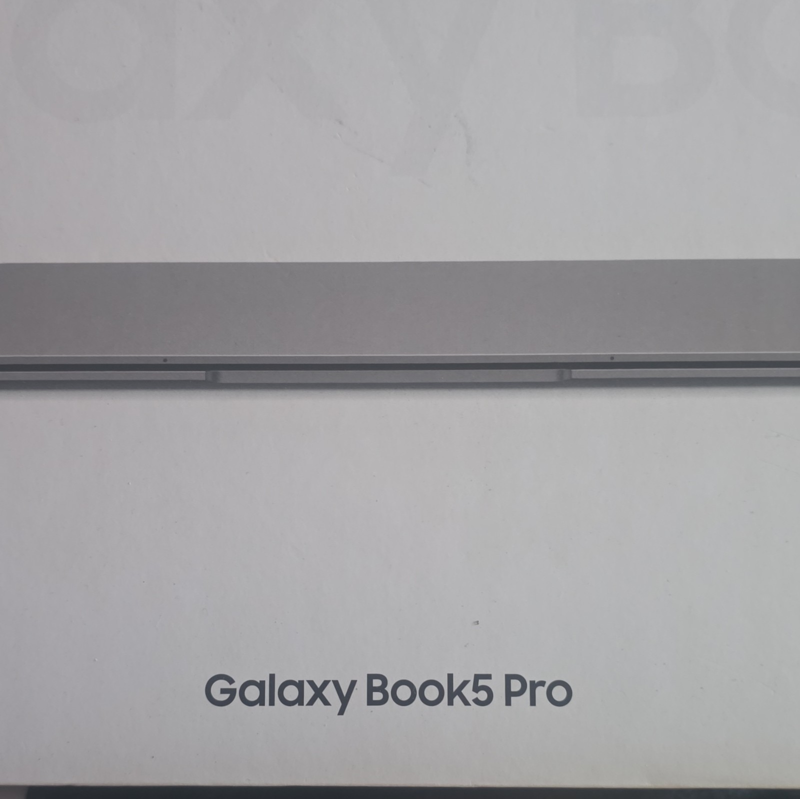Samsung Galaxy Book 5 Pro 14″ AMOLED Touchscreen Core Ultra 7 258V 32GB 1TB SSD