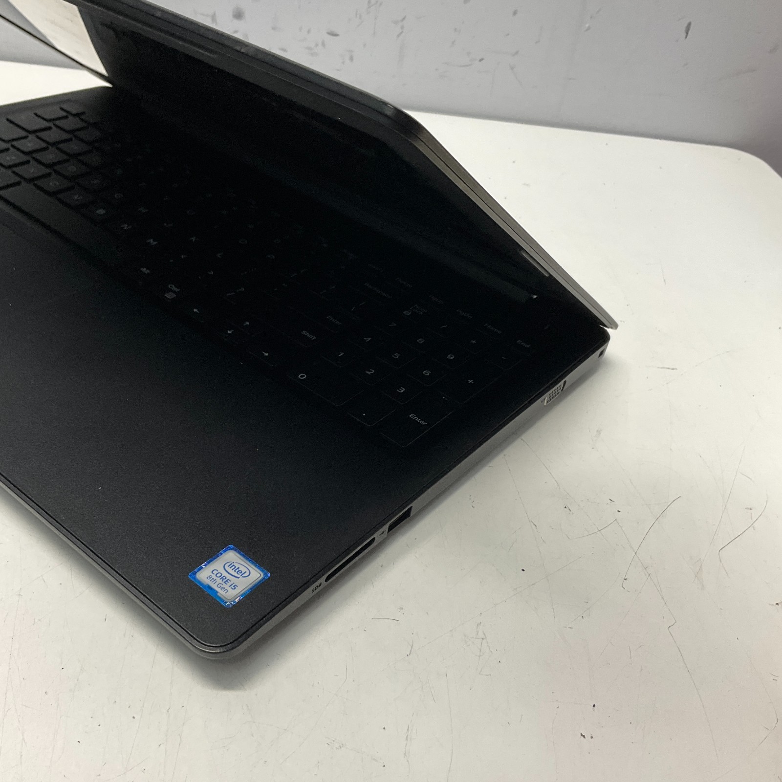 Dell Latitude 3590 15.6 i5-8250U 1.60GHz Laptop FOR PARTS ONLY BROKEN LCD AS IS