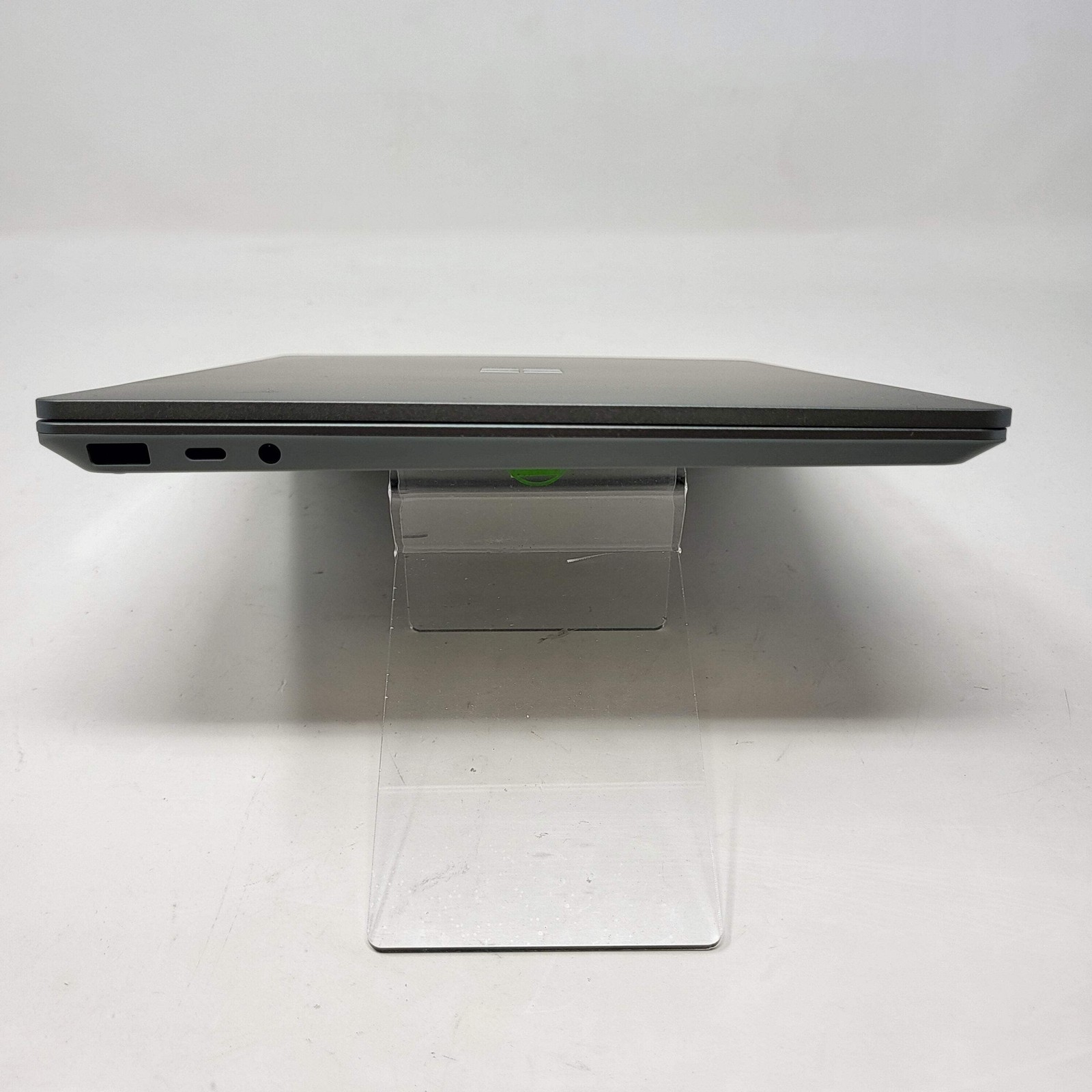 Microsoft Surface Laptop Go 3 1796 12.4″ i5-1235U 2.5GHz 8GB RAM 256GB SSD
