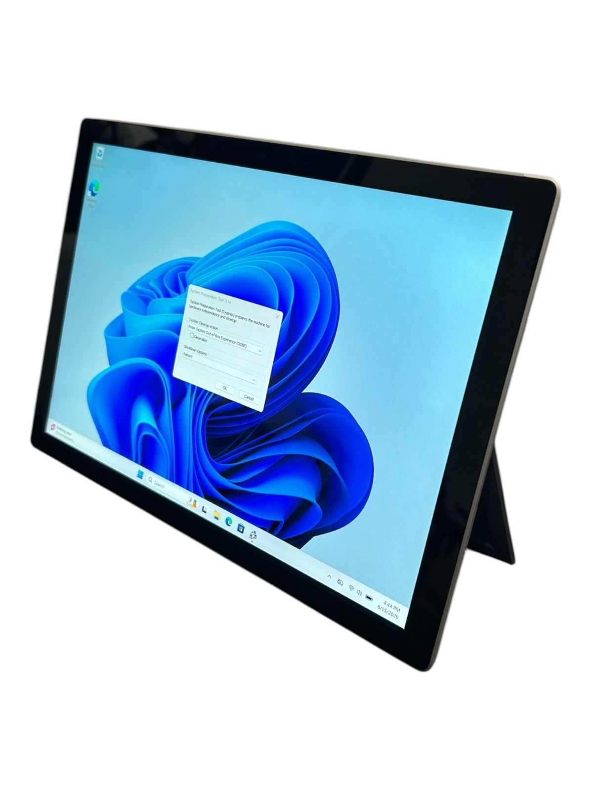 Microsoft Surface Pro 7 12.3″ Tablet – i5-1035G4 – 8GB RAM – 128GB SSD