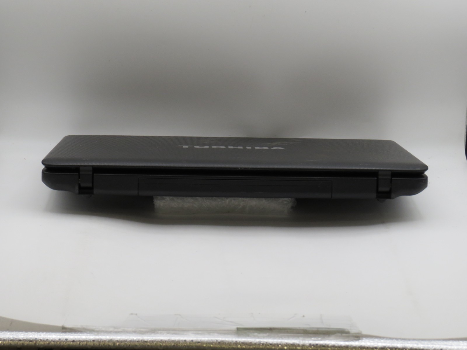 Toshiba Satellite | B940 @ 2GHz | 4GB DDR3 | 17.3″ | No HD/OS/AC | Parts