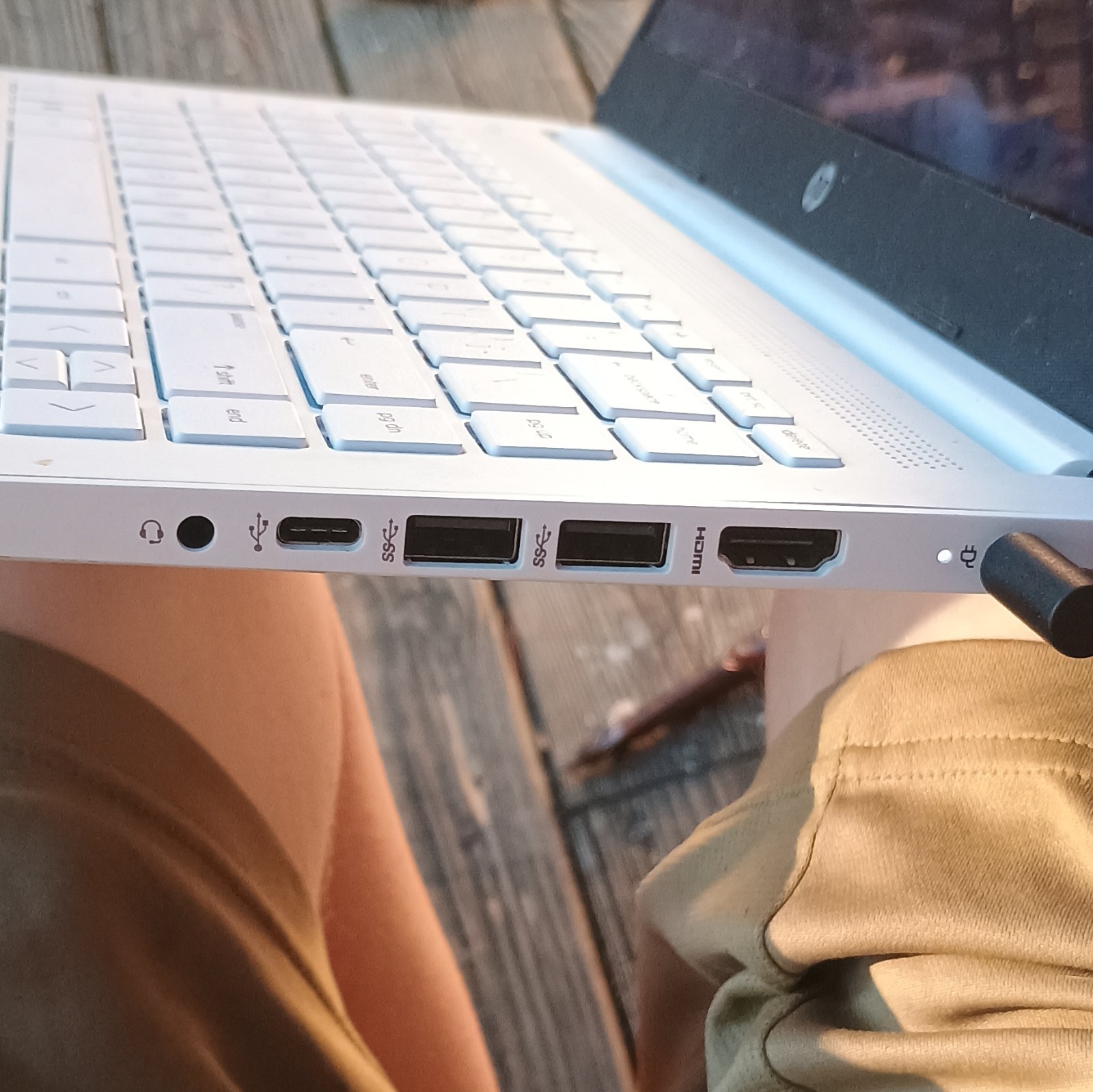 HP 14-dq0xxx 14in Celeron N4020 4GB 64GB SSD Win 11 Home White