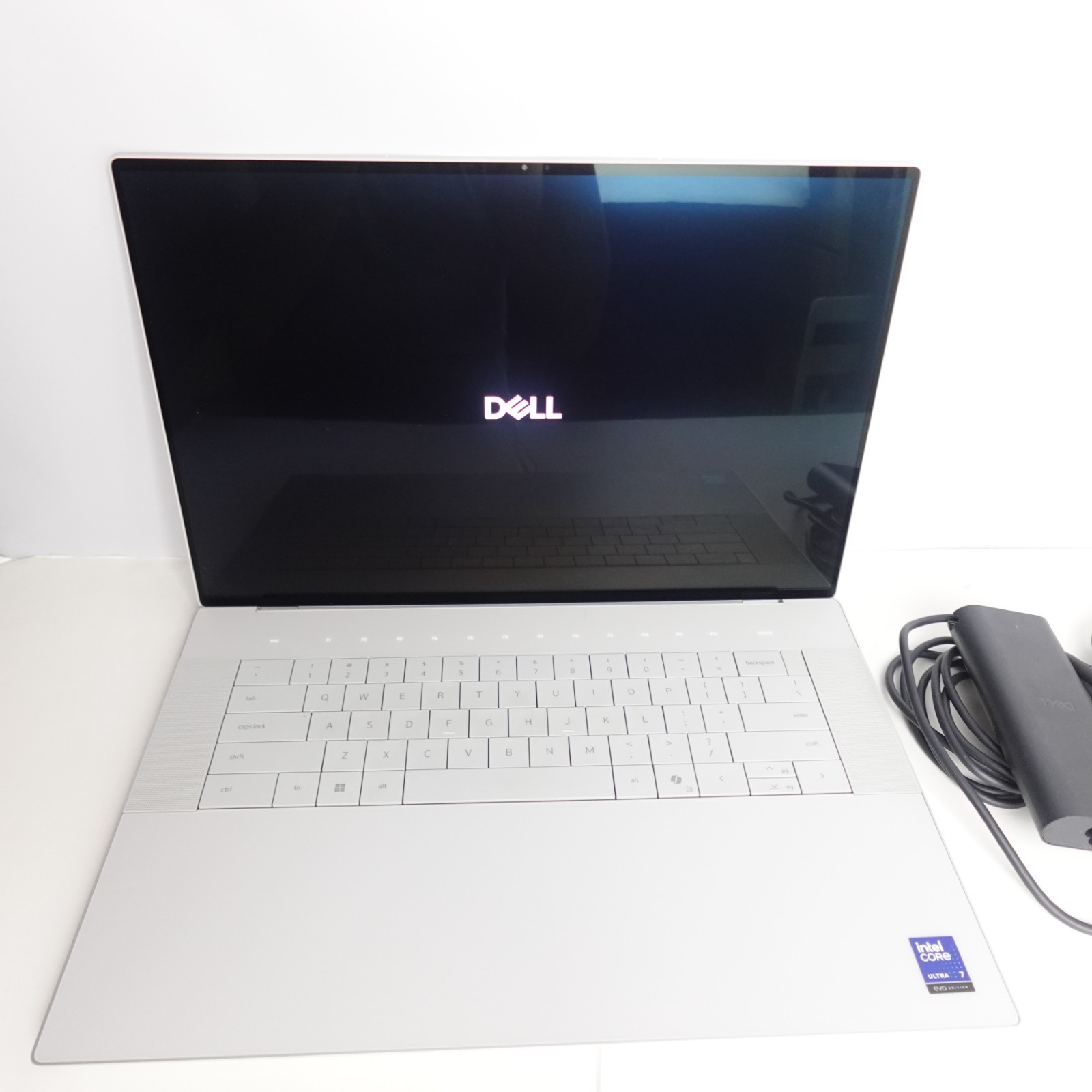 Dell 16 (XPS 16) Premium, 4K OLED Touch, Ultra 7 255H 32GB 1TB RTX 5050