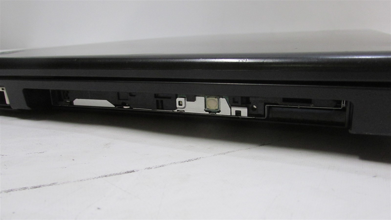 Lenovo Thinkpad E570 i7-7500U 2.7GHz 8GB RAM 128GB m.2 15.6″ Windows 10 Pro DMG