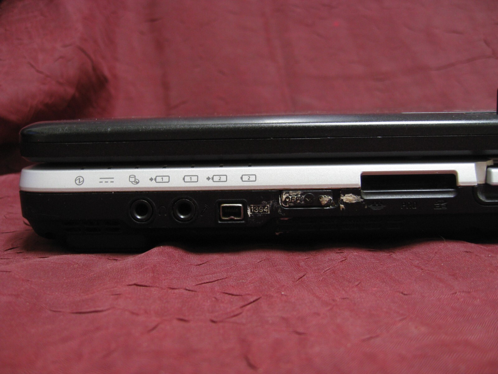 Fujitsu Lifebook T731 i3-2330M 2.2GHz 4GB 250GB HDD Touch Webcam Laptop NO OS
