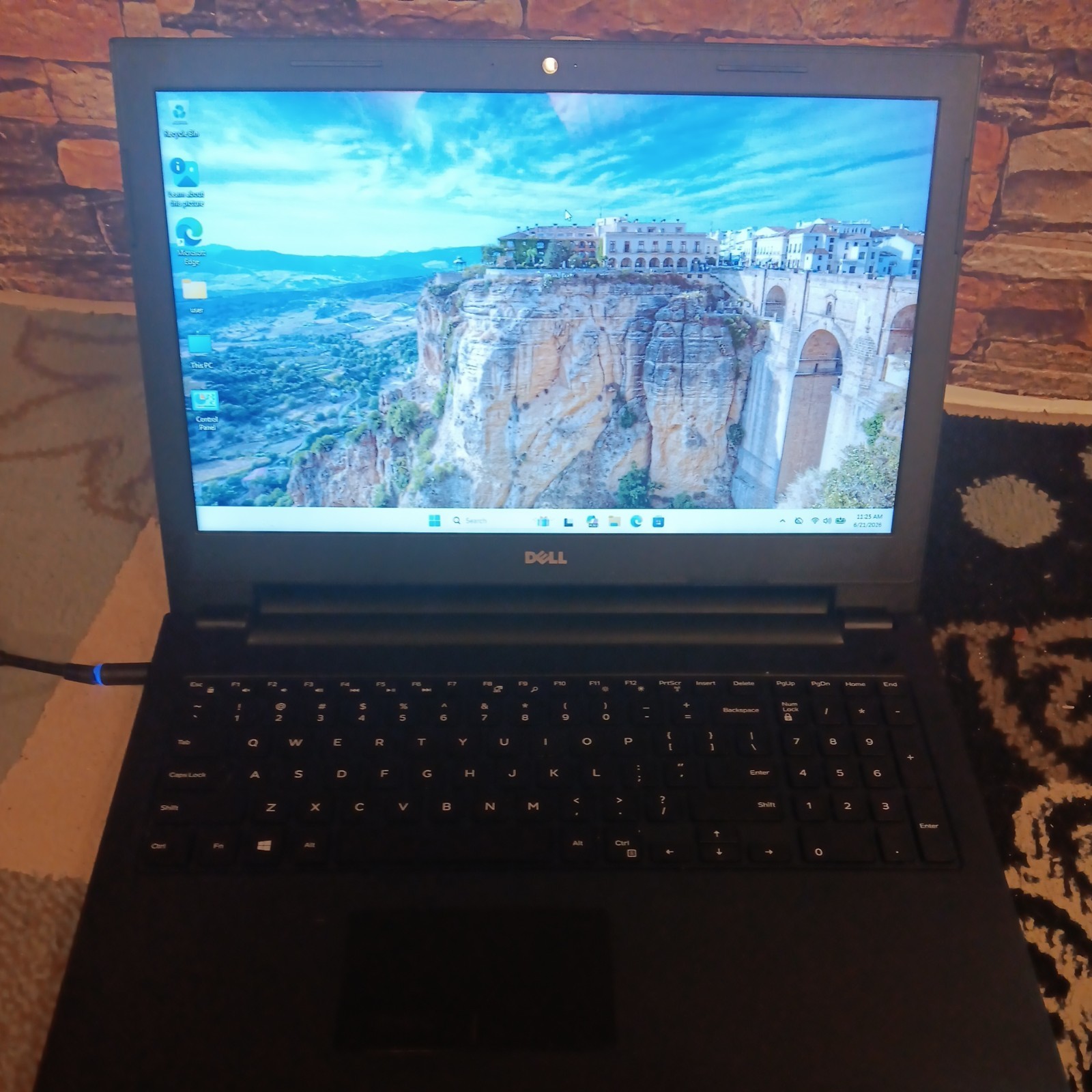Dell Inspiron 3542 Laptop 1.7GHz Core i5-4210U 8GB RAM 160 GB HDD Win 11 black