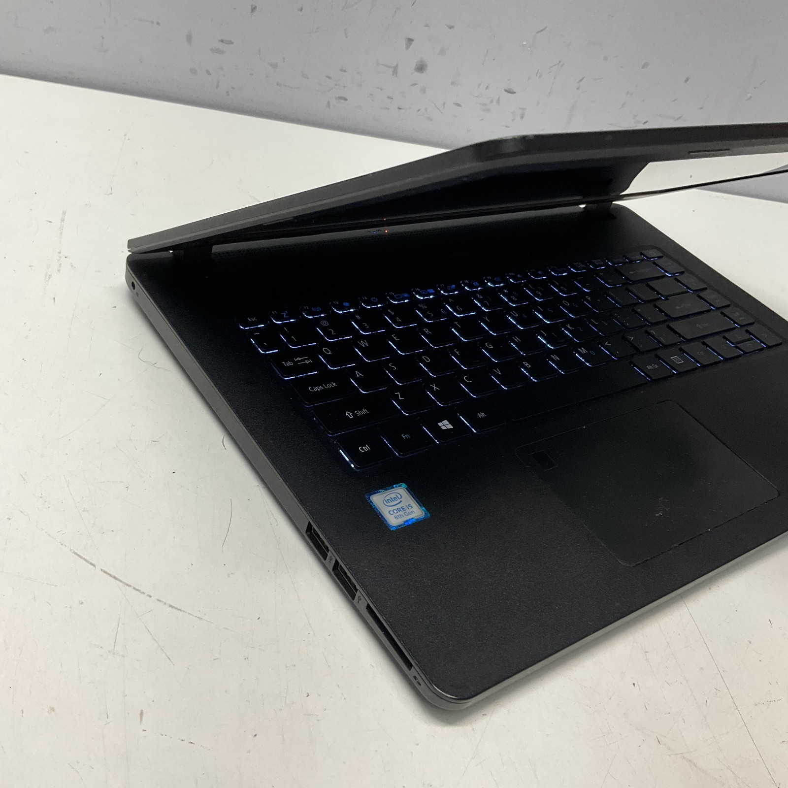 Acer TravelMate P214-51 14″ Intel Core i5-8250U @ 1.60 GHz 8GB 128GB SSD Win 11
