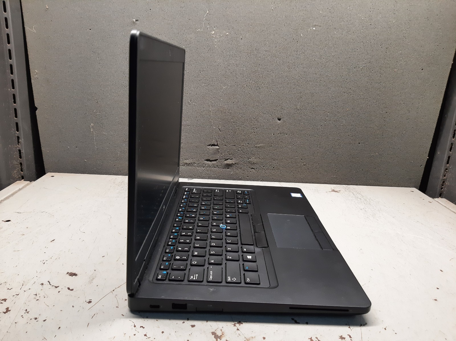 Dell Latitude 5491 14″ i5-8400H 4GB RAM 256GB SSD Windows 11